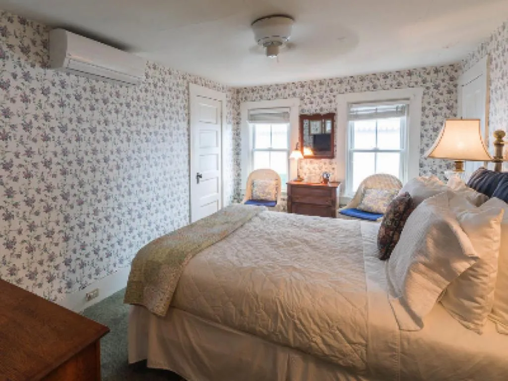 Other, Bed in Snug Cottage