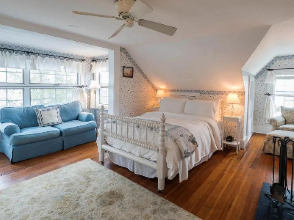 Other, Bed in Snug Cottage