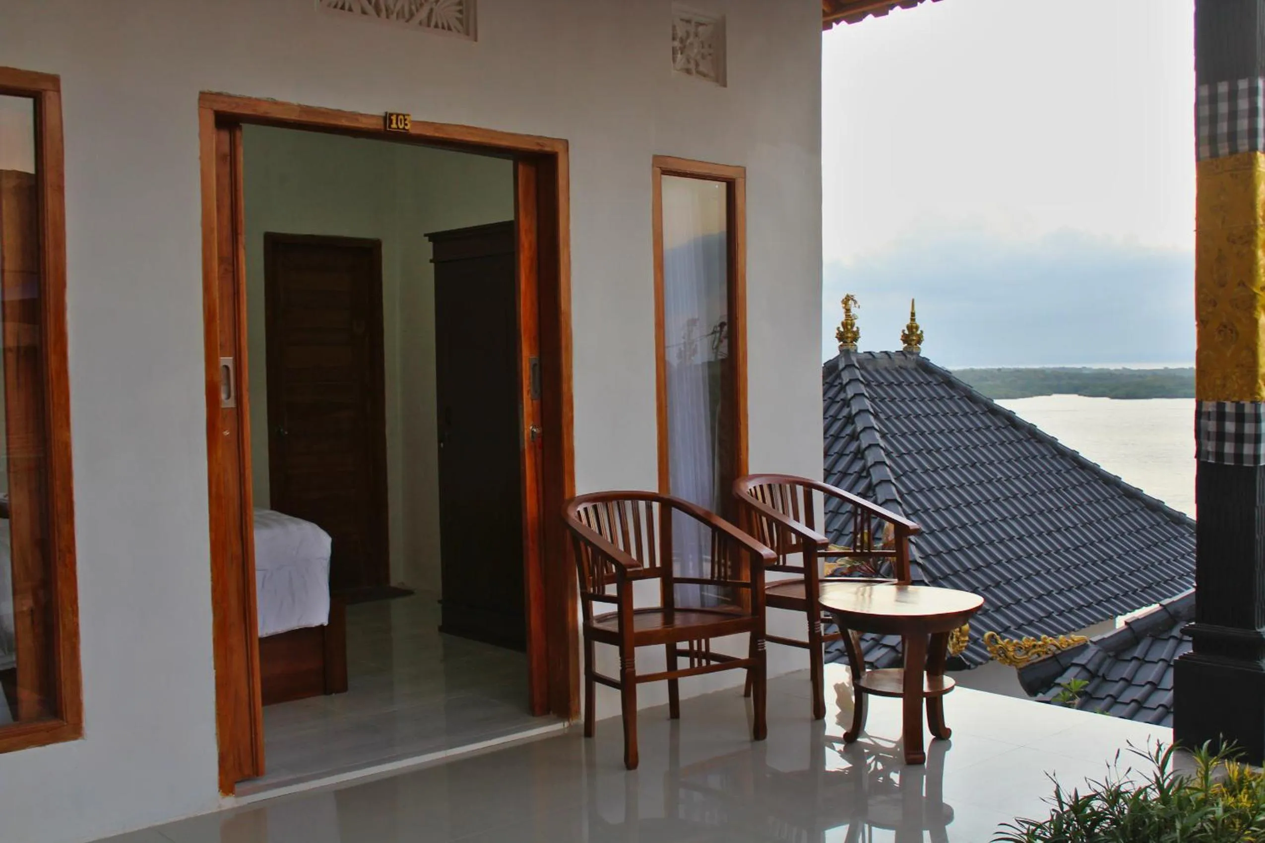 Patio in Prasi Sunset Bungalows