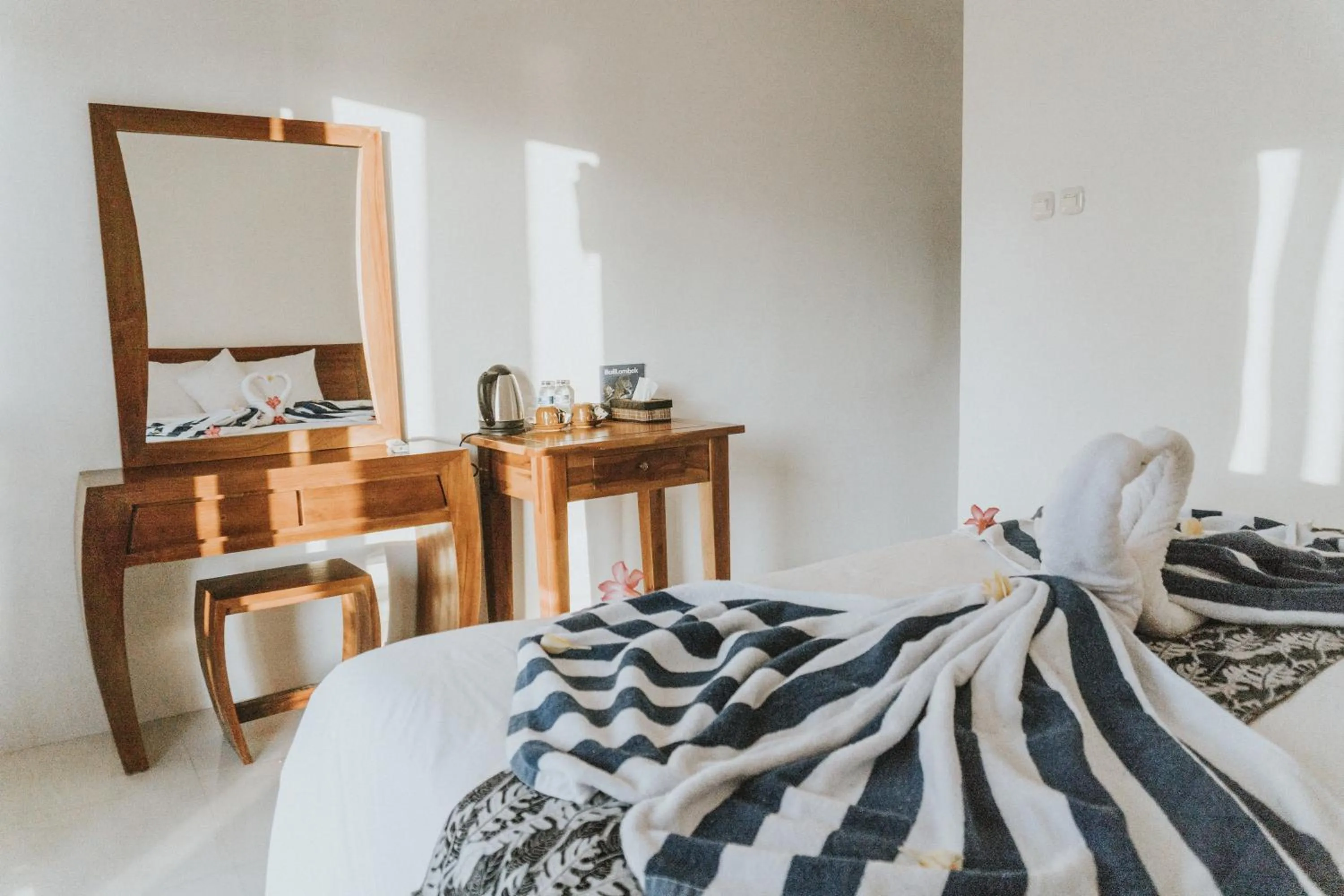 Bedroom, Bed in Prasi Sunset Bungalows
