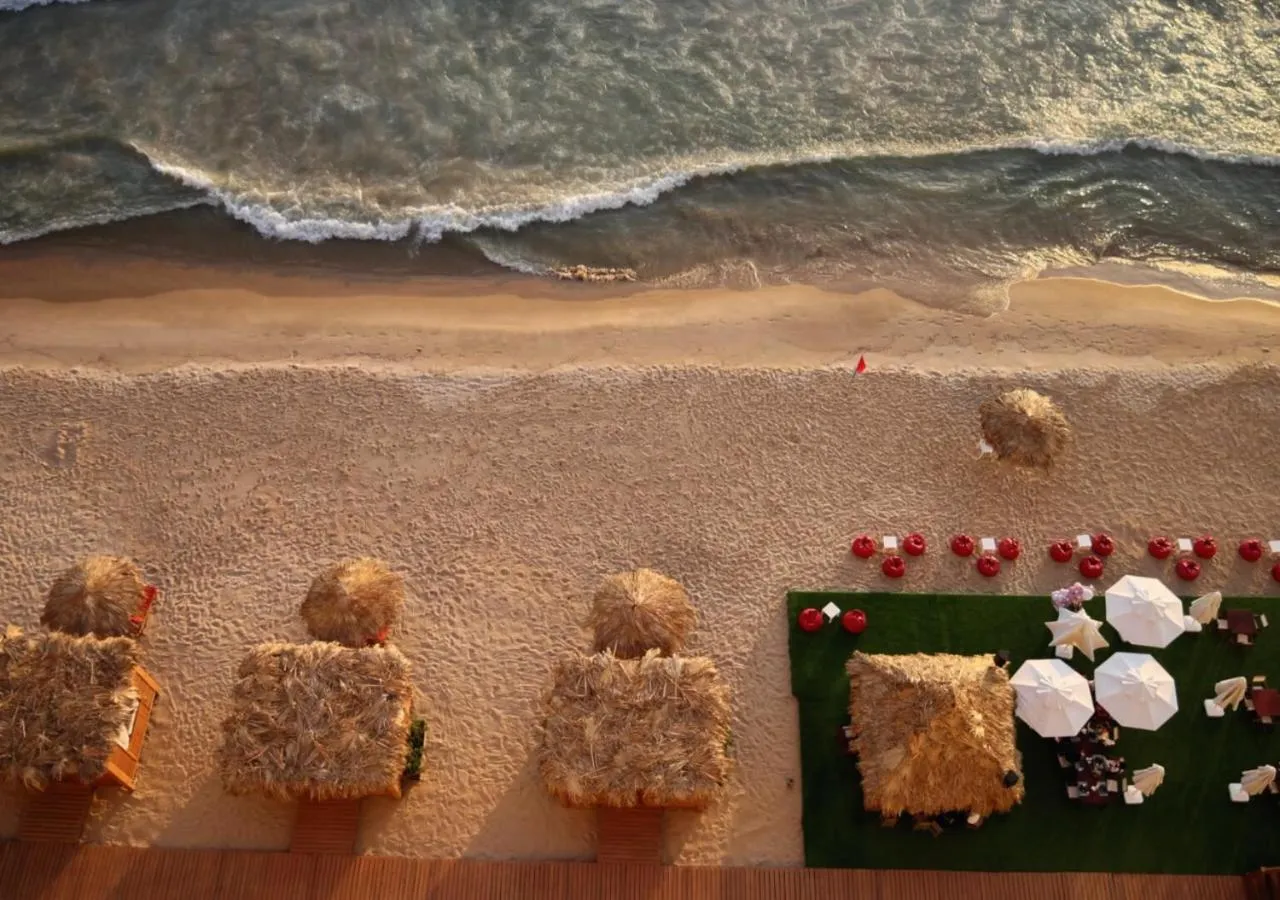 Beach in Lancaster Eden Bay