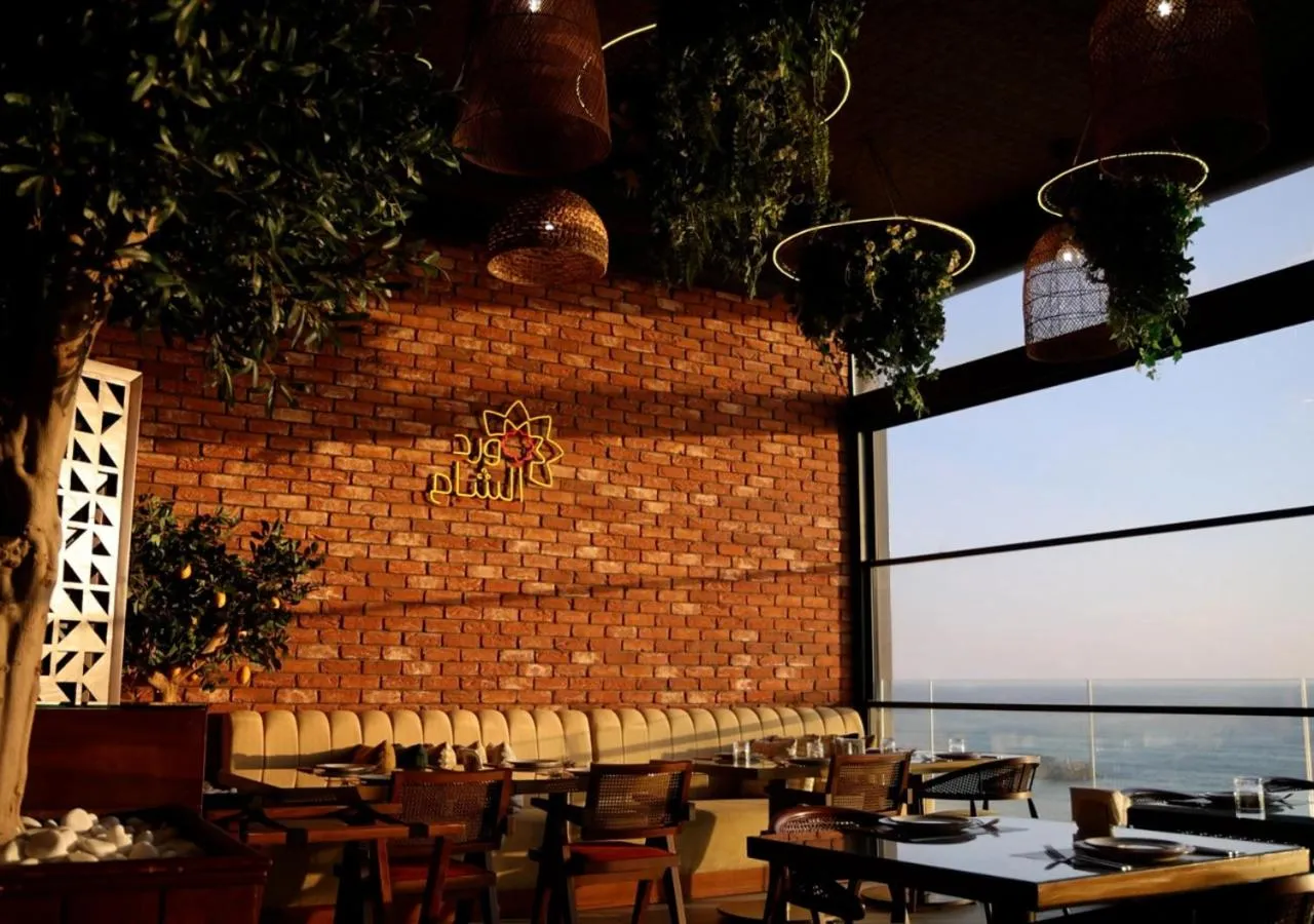 Restaurant/places to eat in Lancaster Eden Bay