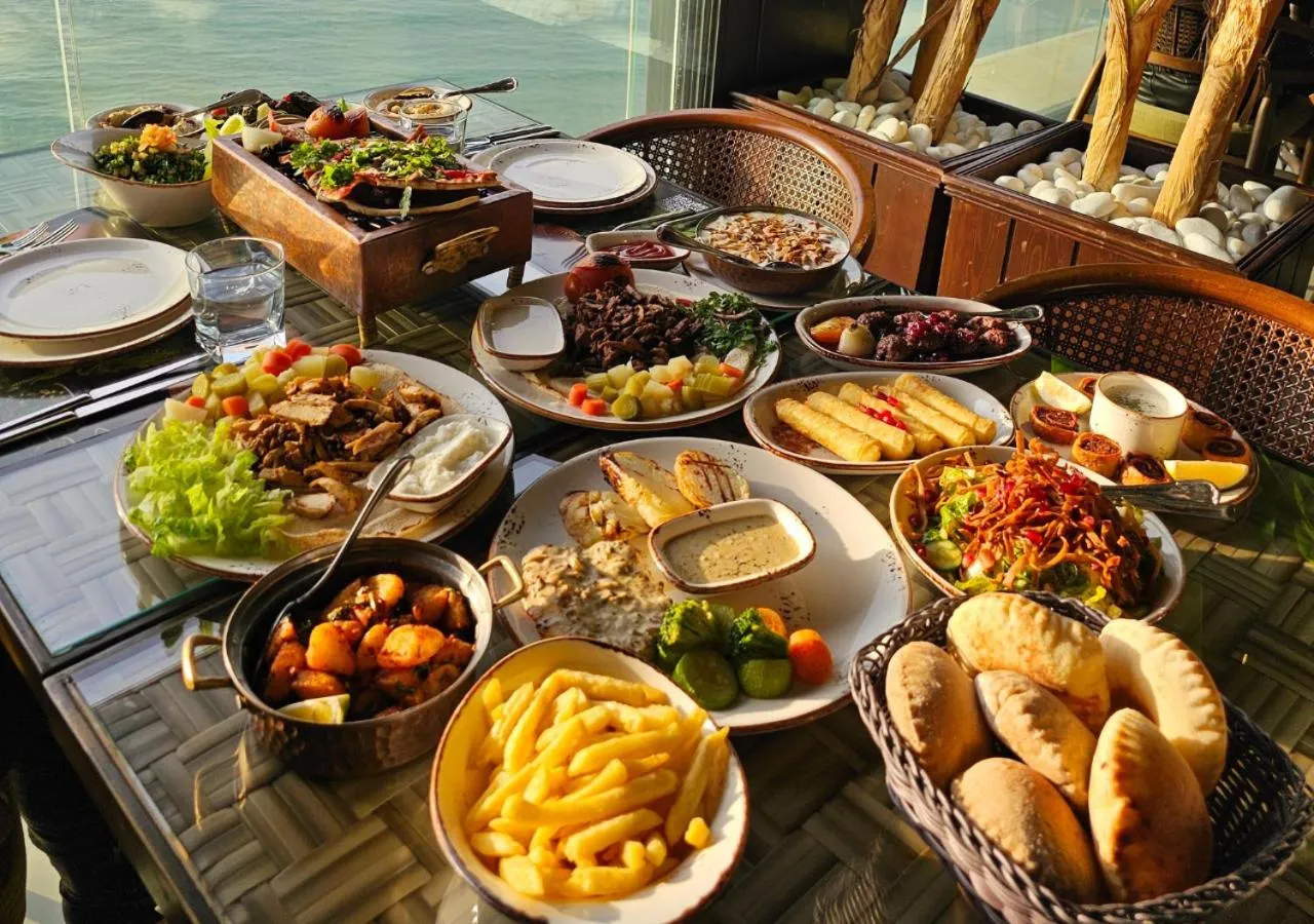 Restaurant/places to eat in Lancaster Eden Bay