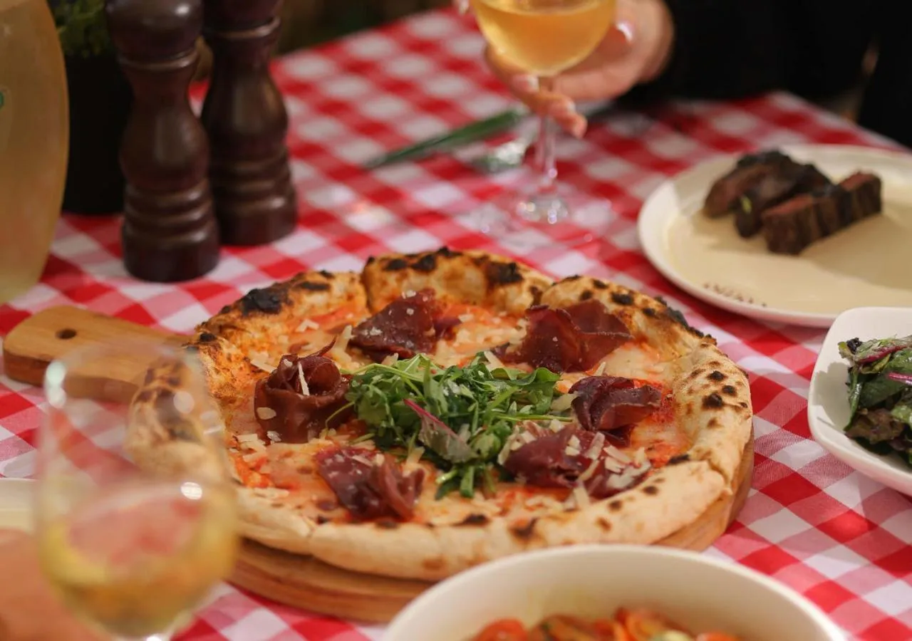 Restaurant/places to eat in Lancaster Eden Bay
