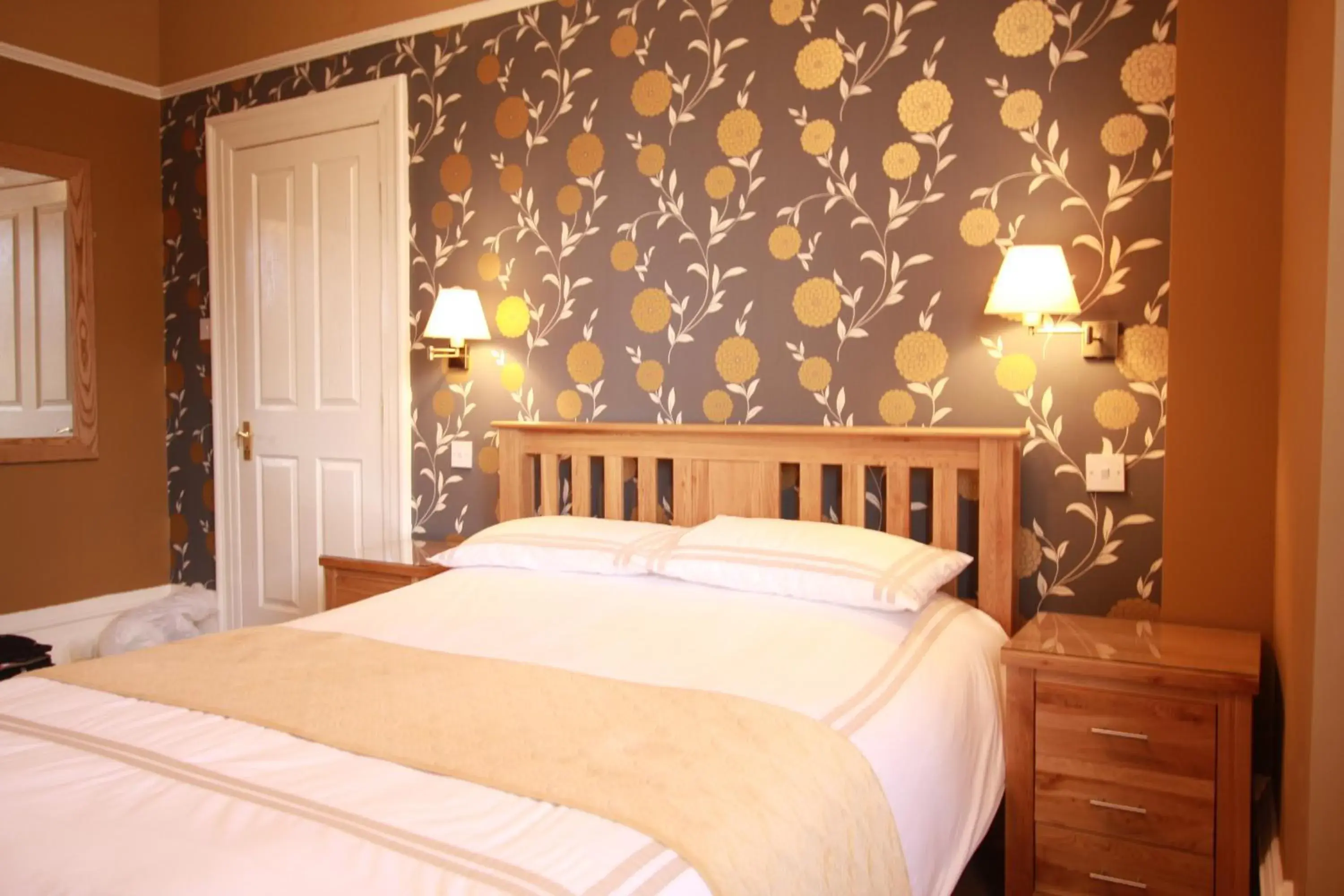 King Double Ensuite - First Floor - Room 5 in Brentwood Guest House King Double Ensuite - First Floor - Room 5 in Brentwood Guest House