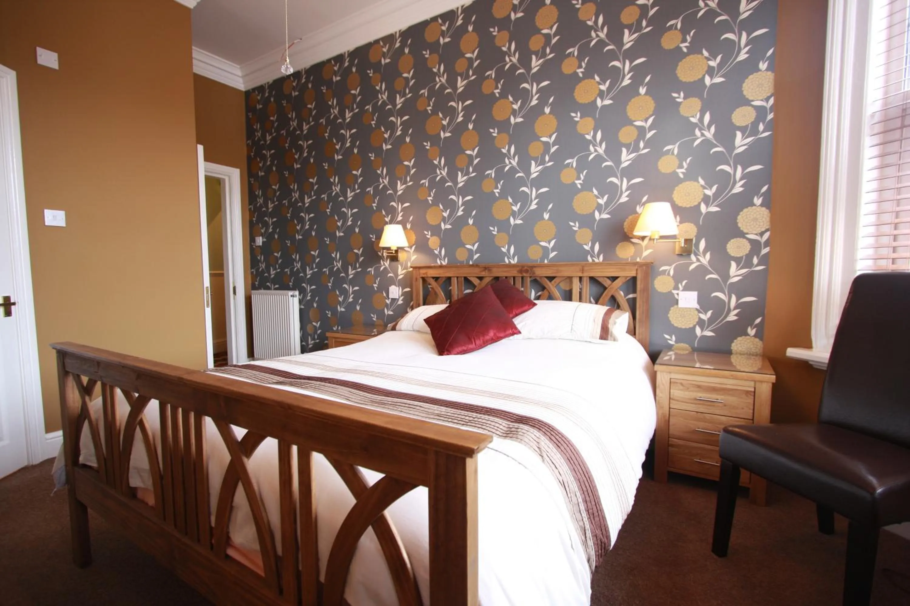 Bed in Brentwood Guest House