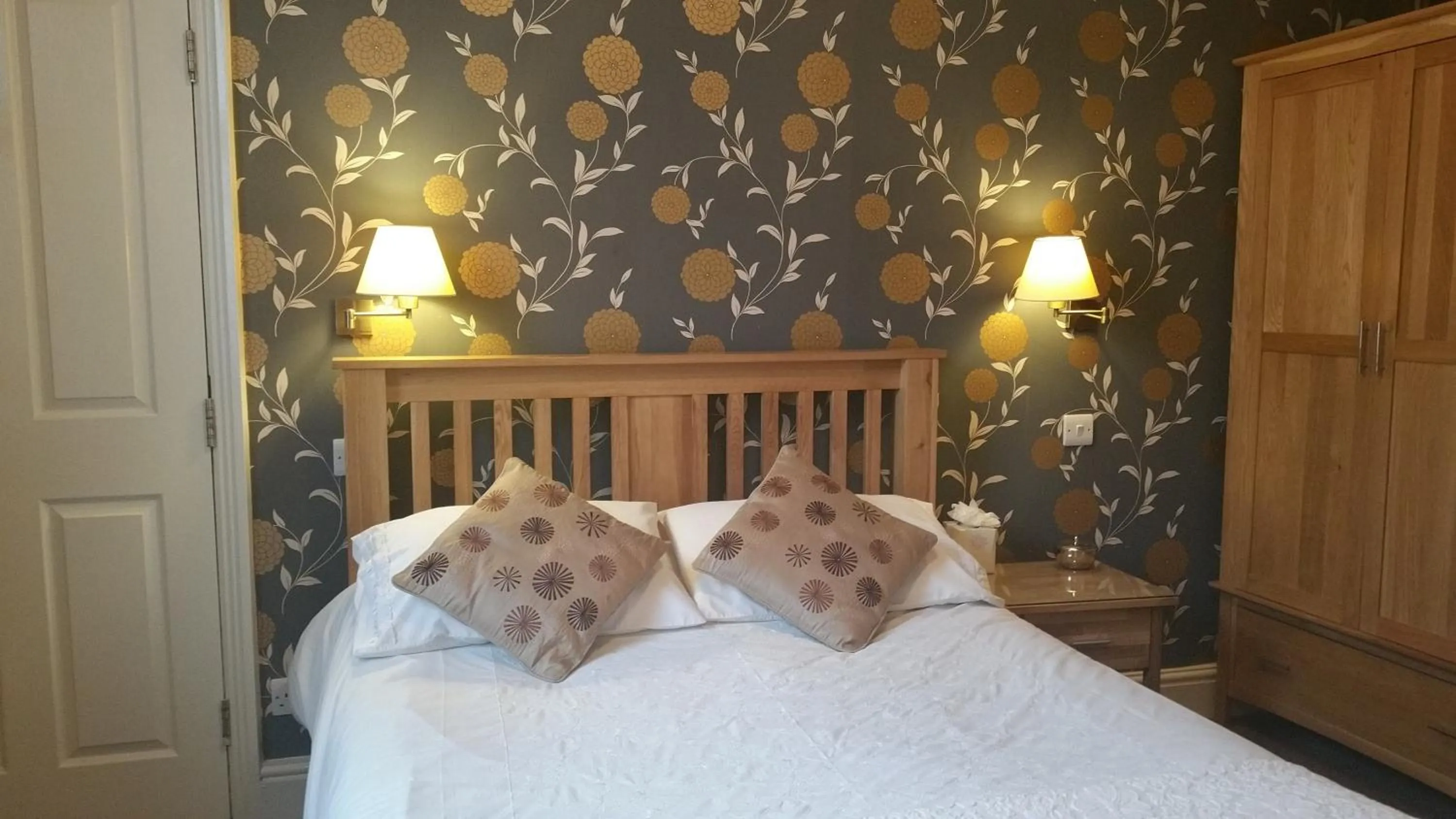 Decorative detail, Bed in Brentwood Guest House