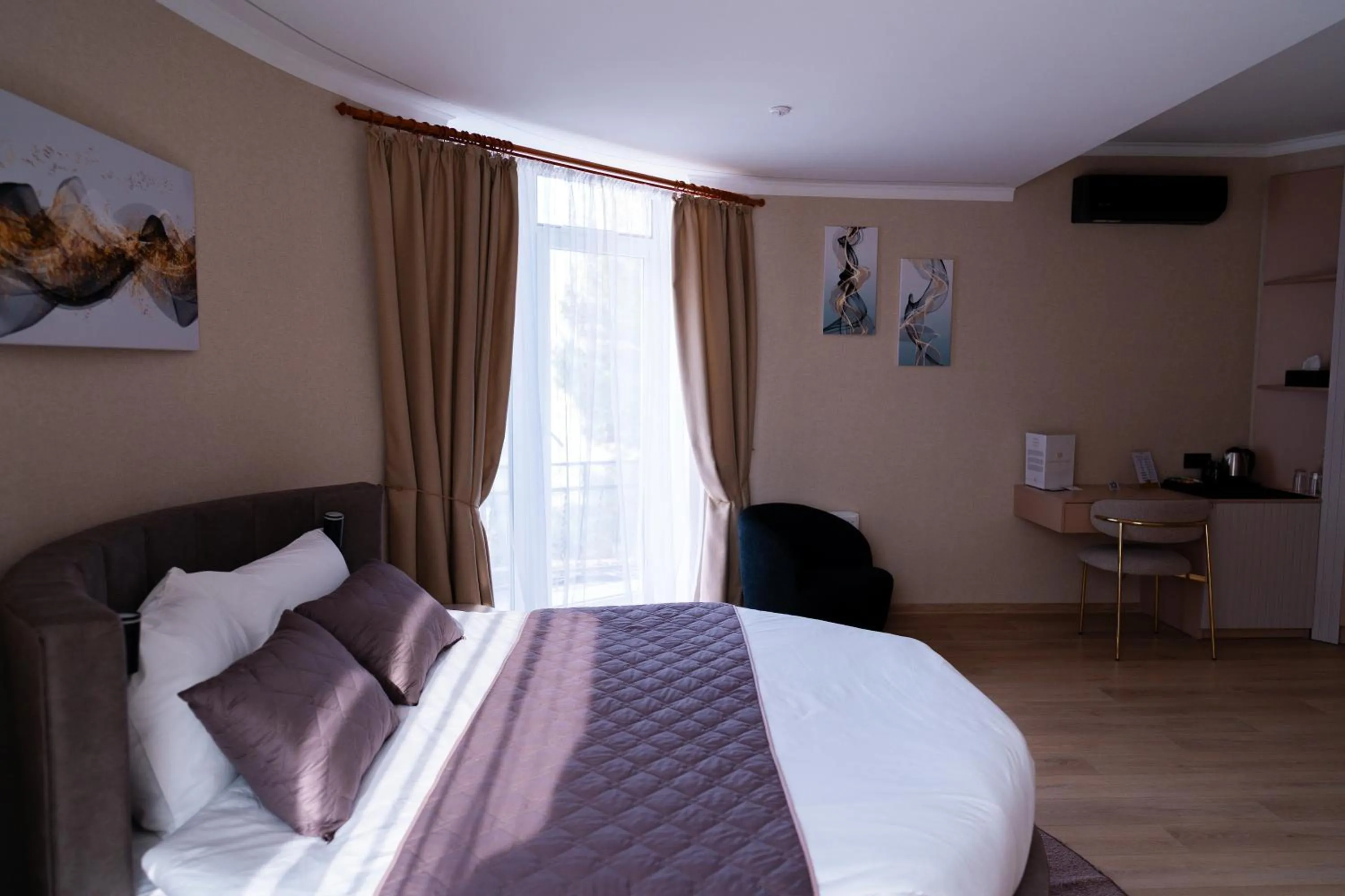 Bed in Hotel Palace Ukraine