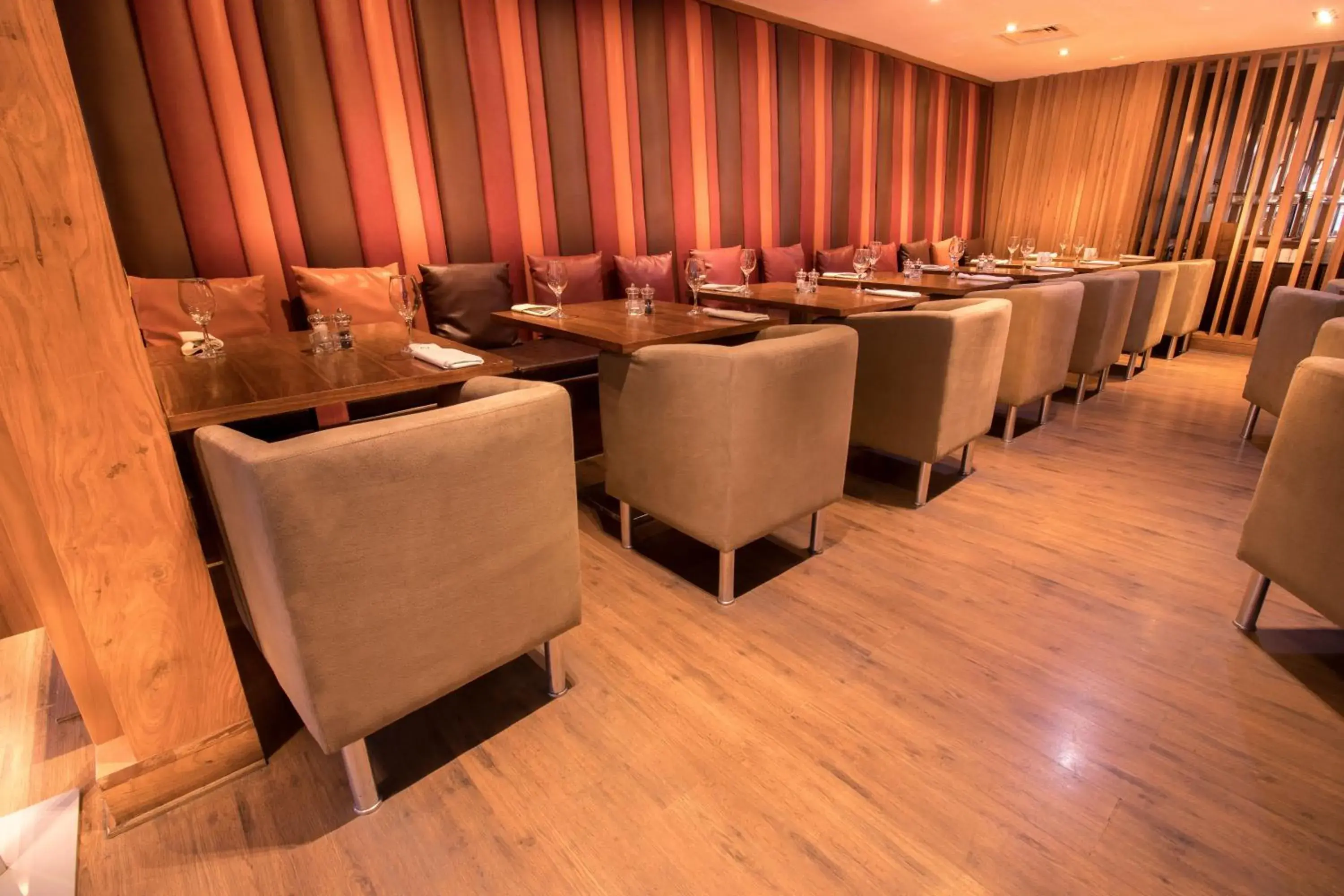 Restaurant/places to eat in The Continental Hotel and Spa, Heathrow Restaurant/places to eat in The Continental Hotel and Spa, Heathrow