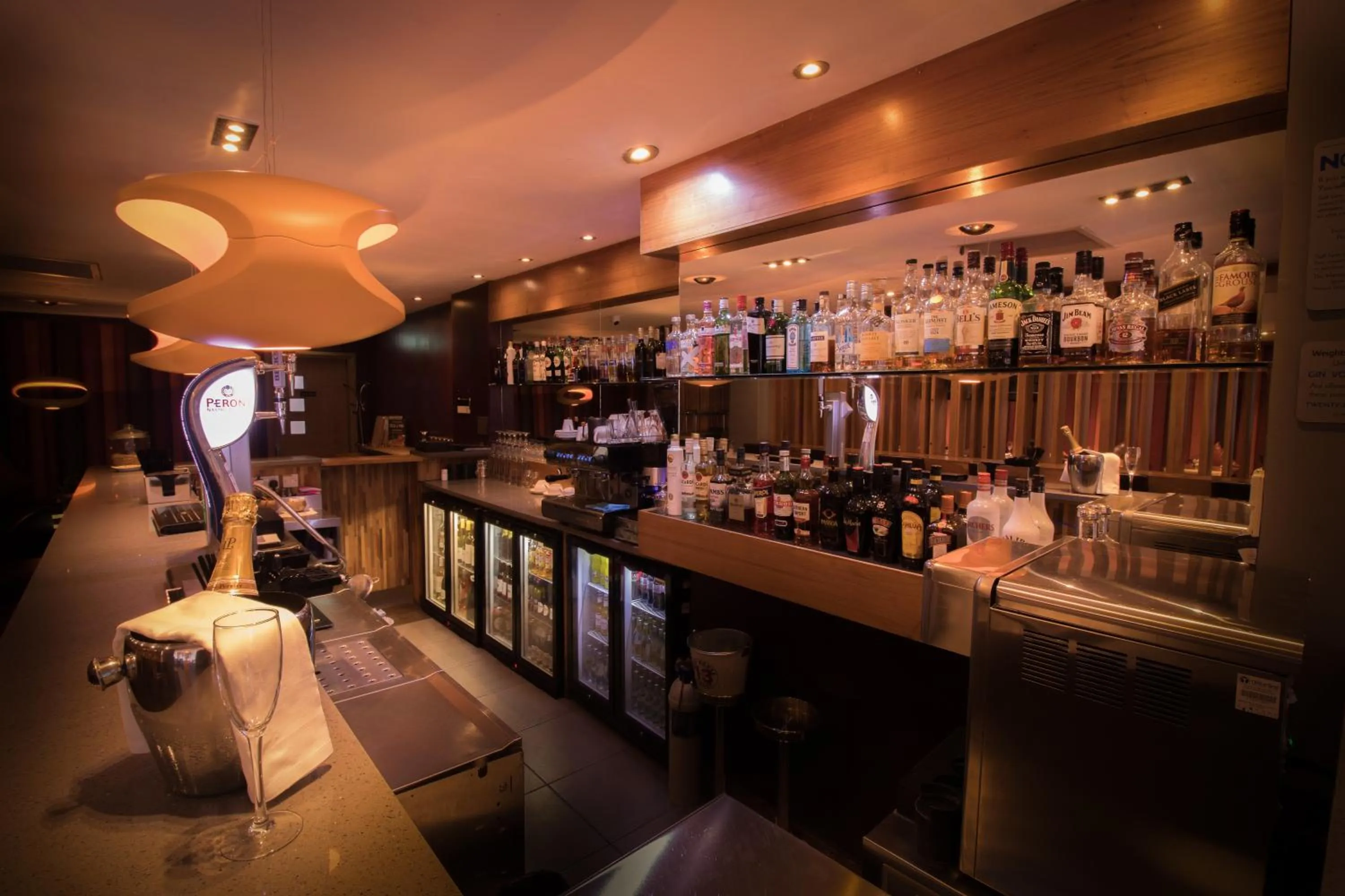 Area and facilities in The Continental Hotel, Heathrow