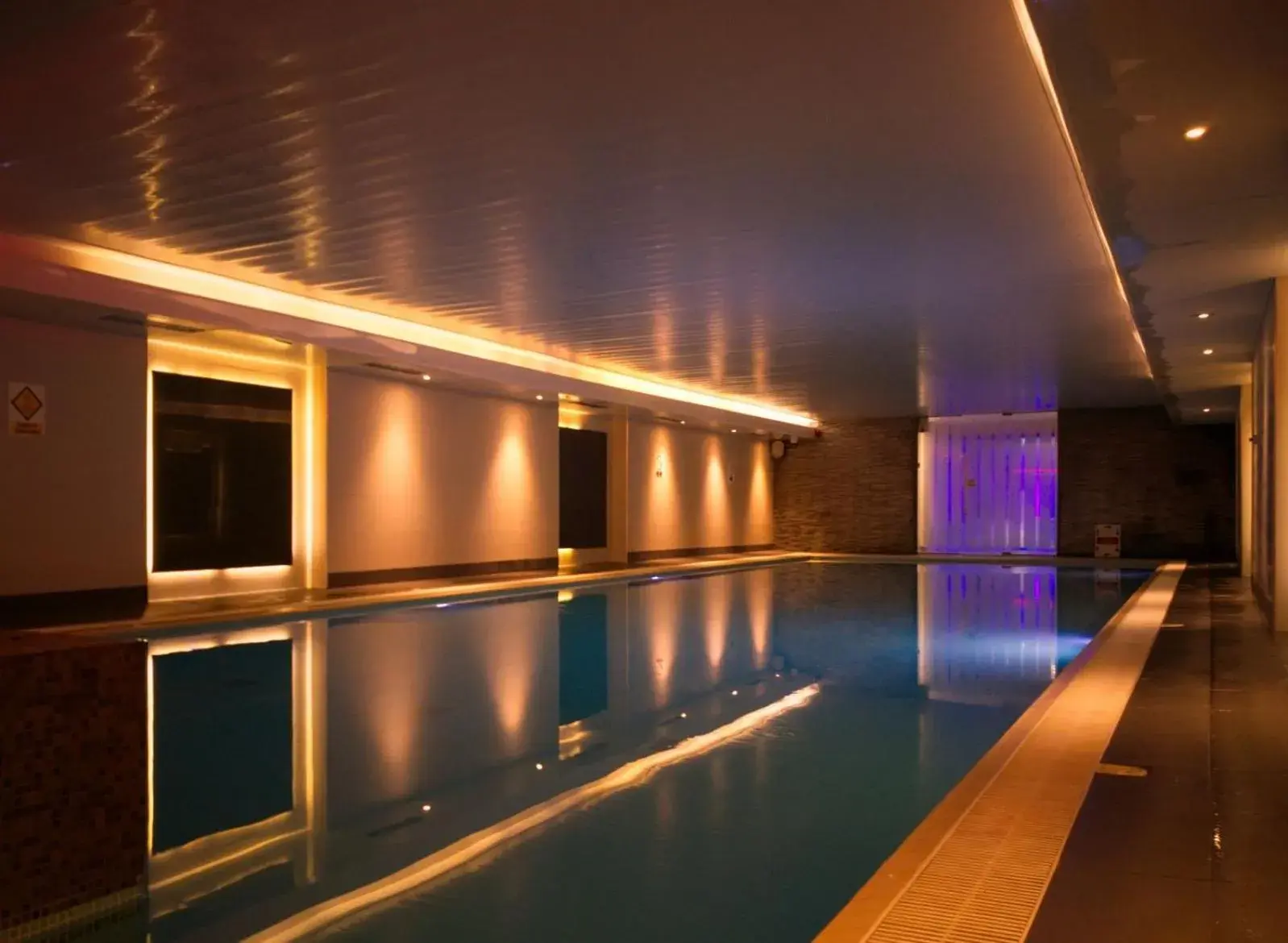 Swimming pool in The Continental Hotel and Spa, Heathrow Swimming pool in The Continental Hotel and Spa, Heathrow