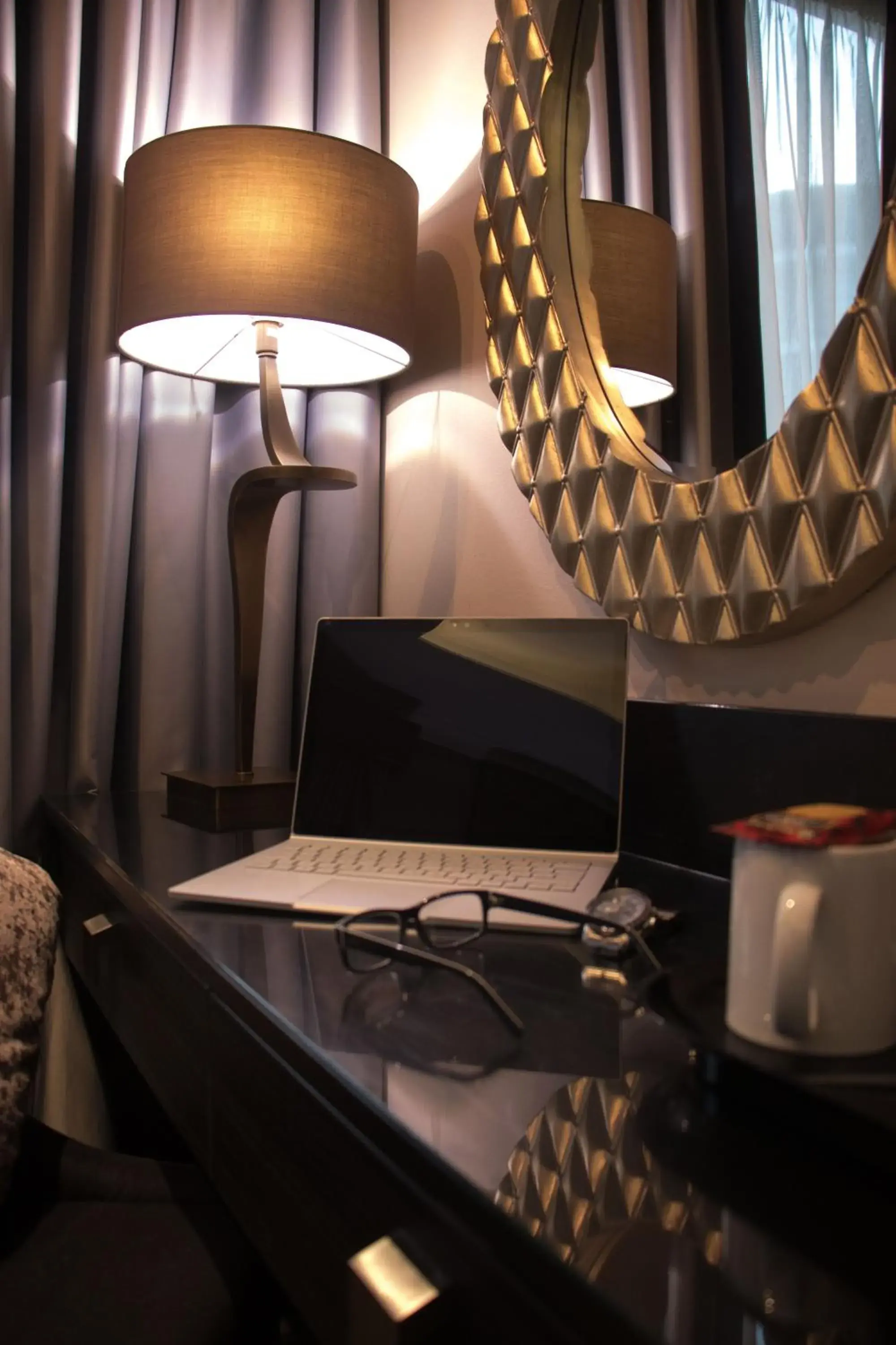 Deluxe Double Room in The Continental Hotel, Heathrow Deluxe Double Room in The Continental Hotel, Heathrow