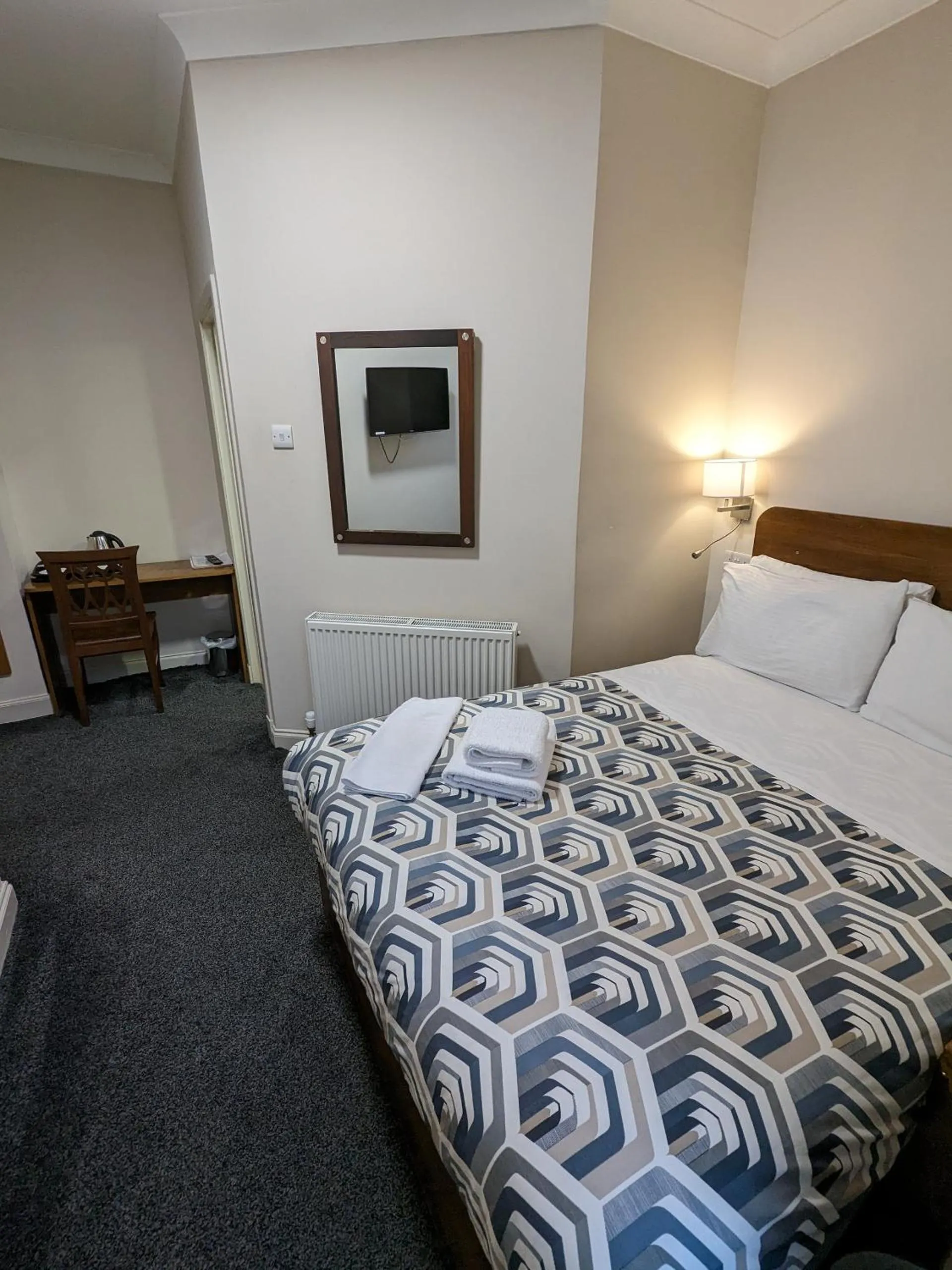 Bedroom, Bed in Aberdeen House