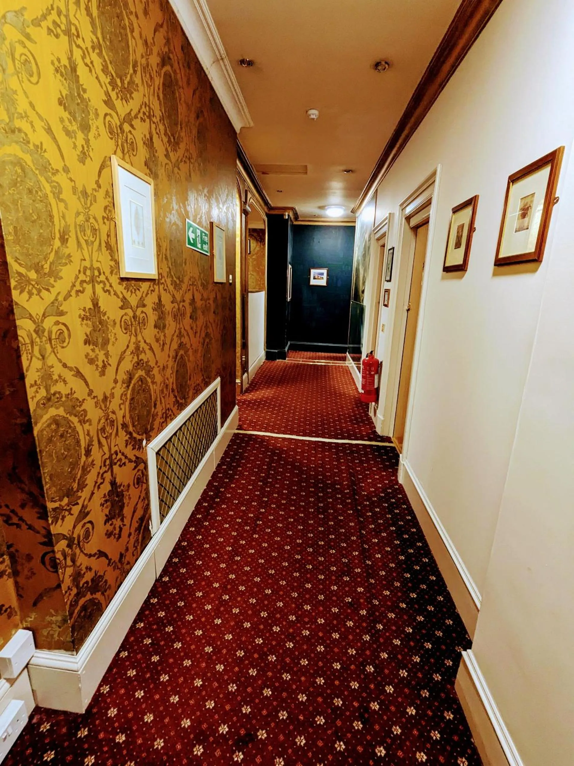 Property building, Bed in Aberdeen House