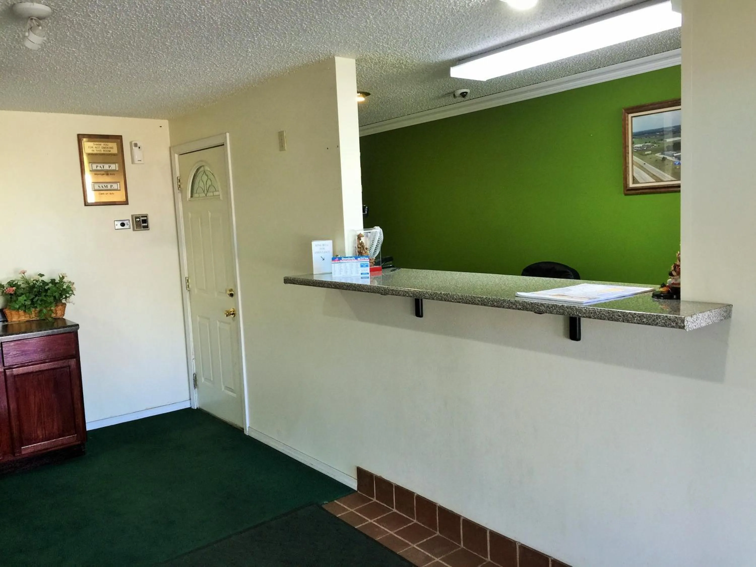 Lobby or reception in Tollway Inn Beloit