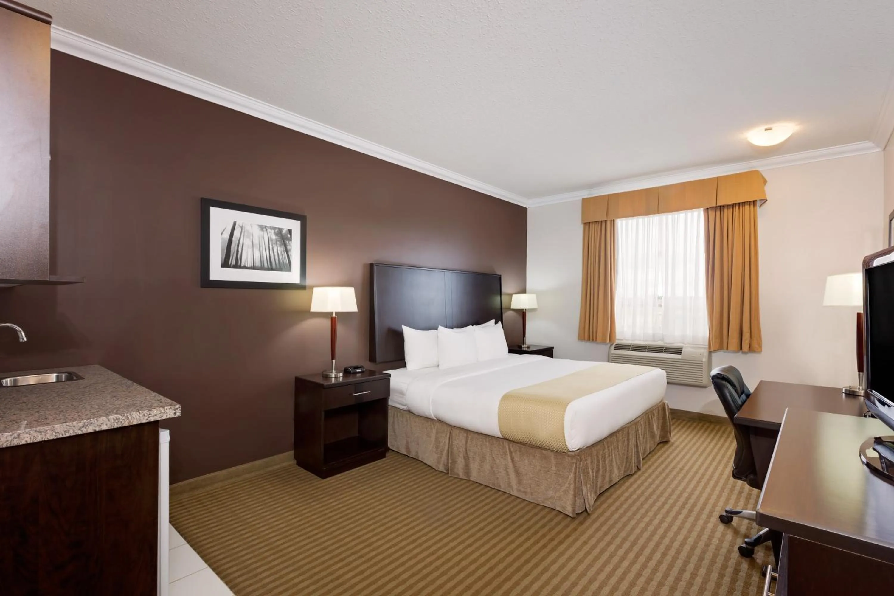 Bedroom, Bed in Ramada by Wyndham Cold Lake
