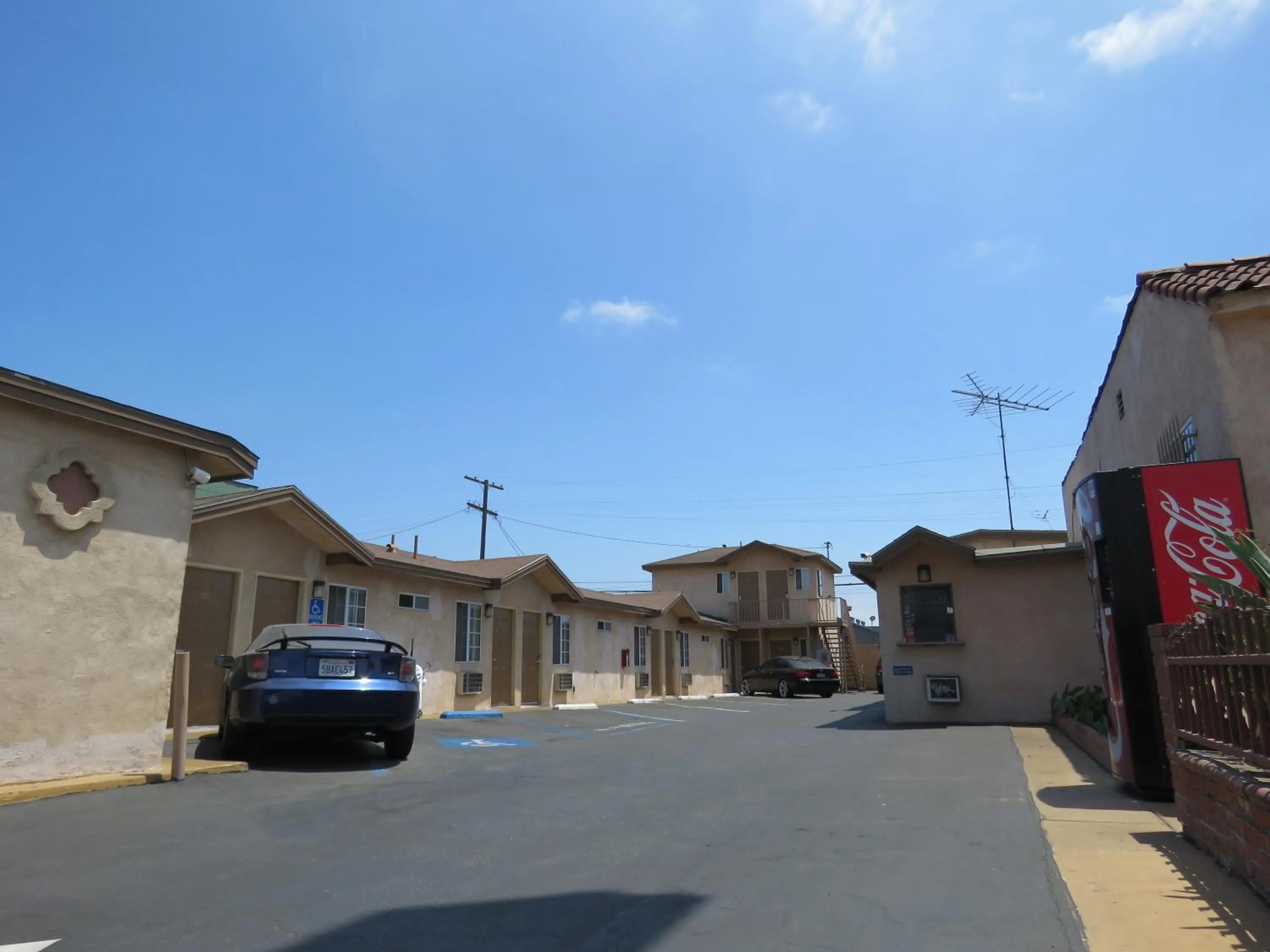 Facade/entrance in La Bonita Inn Motel