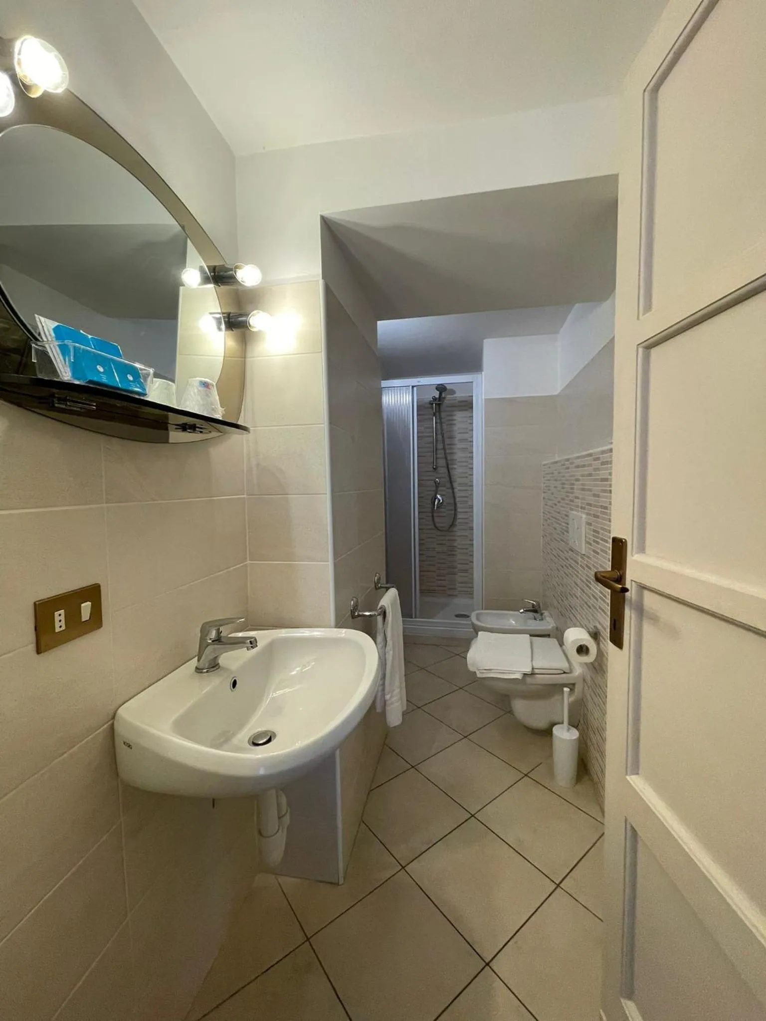 Shower in B&B Michelina