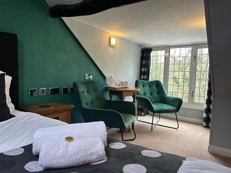 Seating area, Bed in Royal Oak Appleby