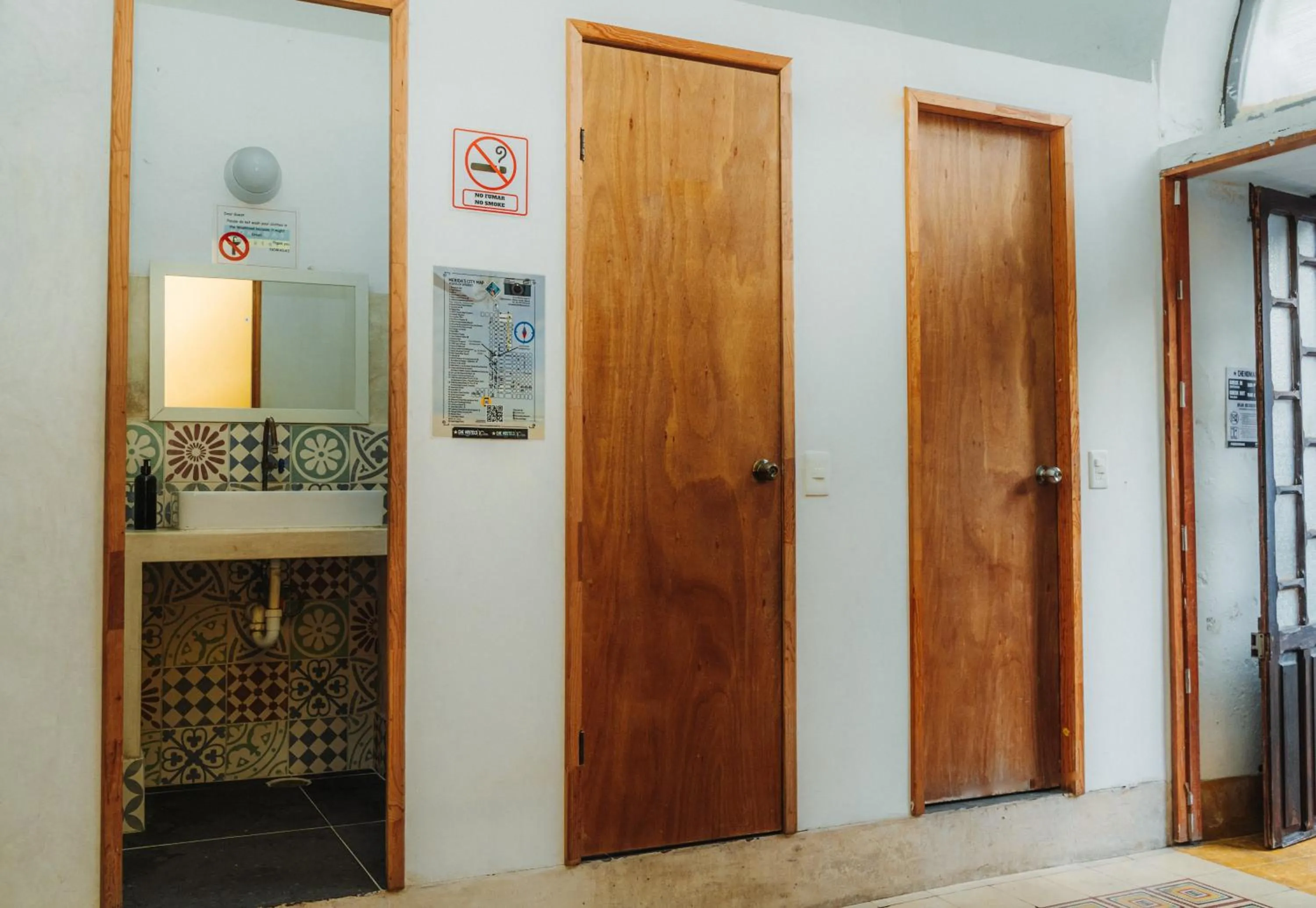 Public Bath in Che Nomadas Mérida Hostel