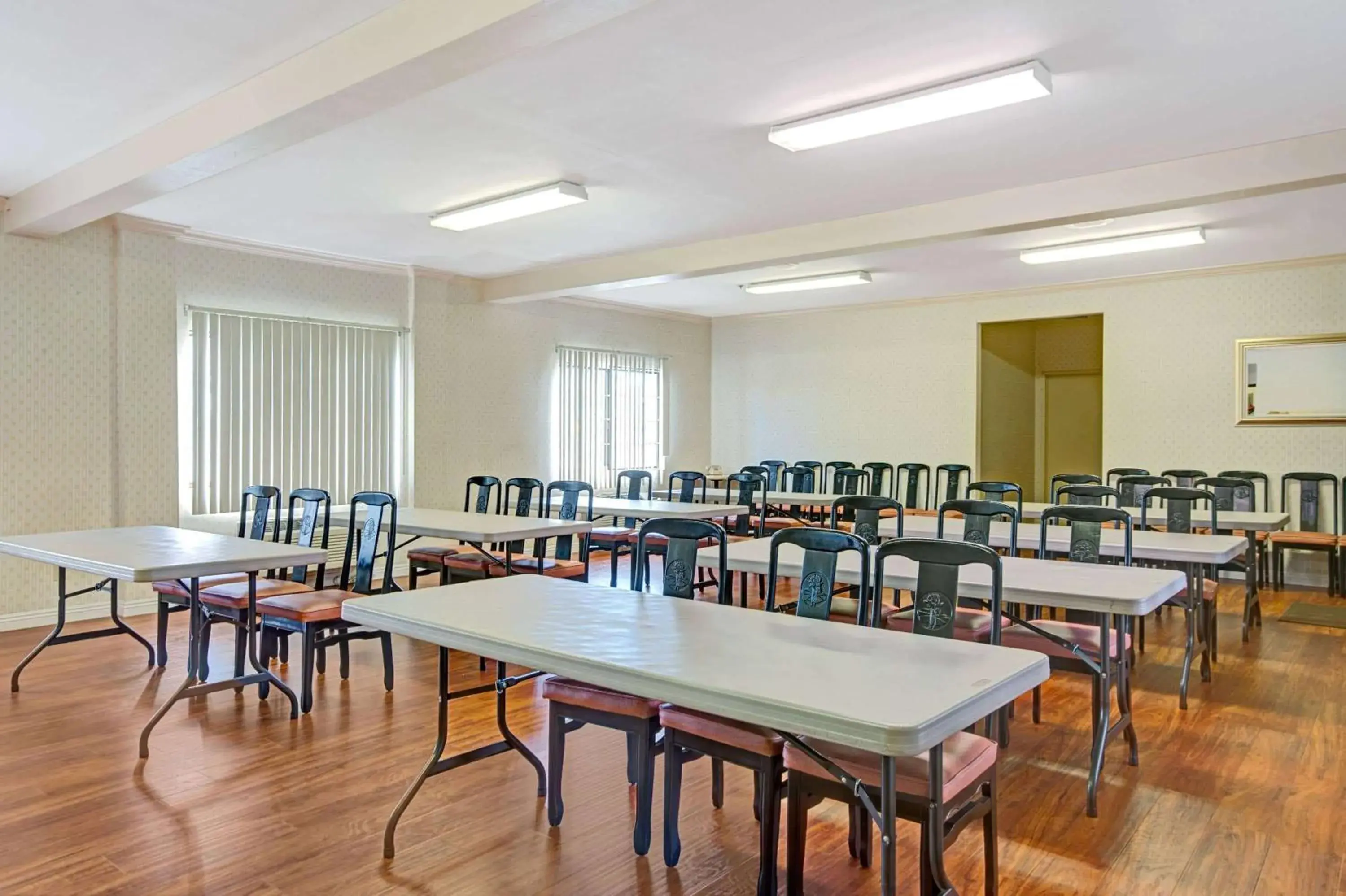 Meeting/conference room in Travelodge by Wyndham Lynwood Meeting/conference room in Travelodge by Wyndham Lynwood