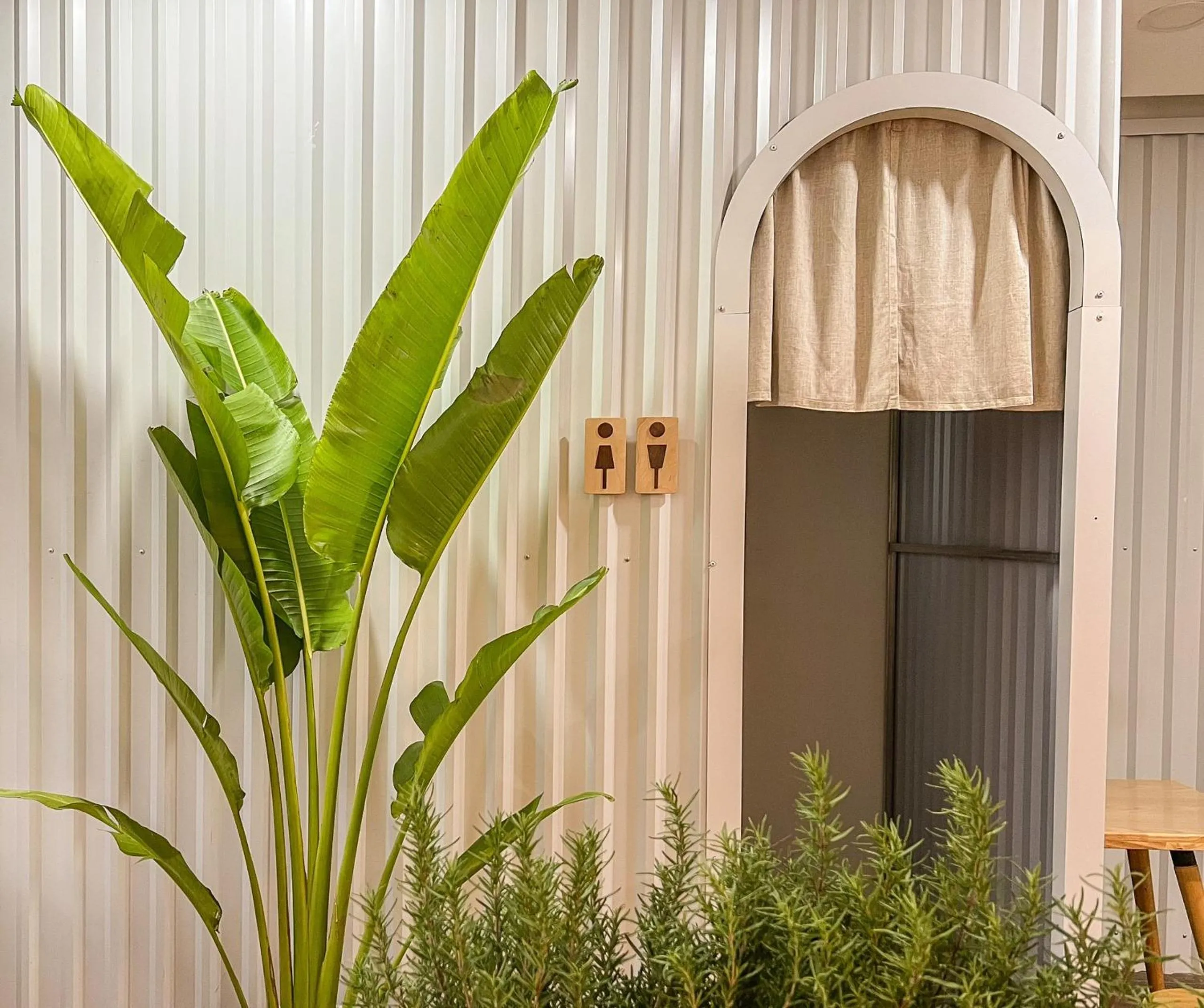 Communal lounge/ TV room in Street View Hotel & Apartment