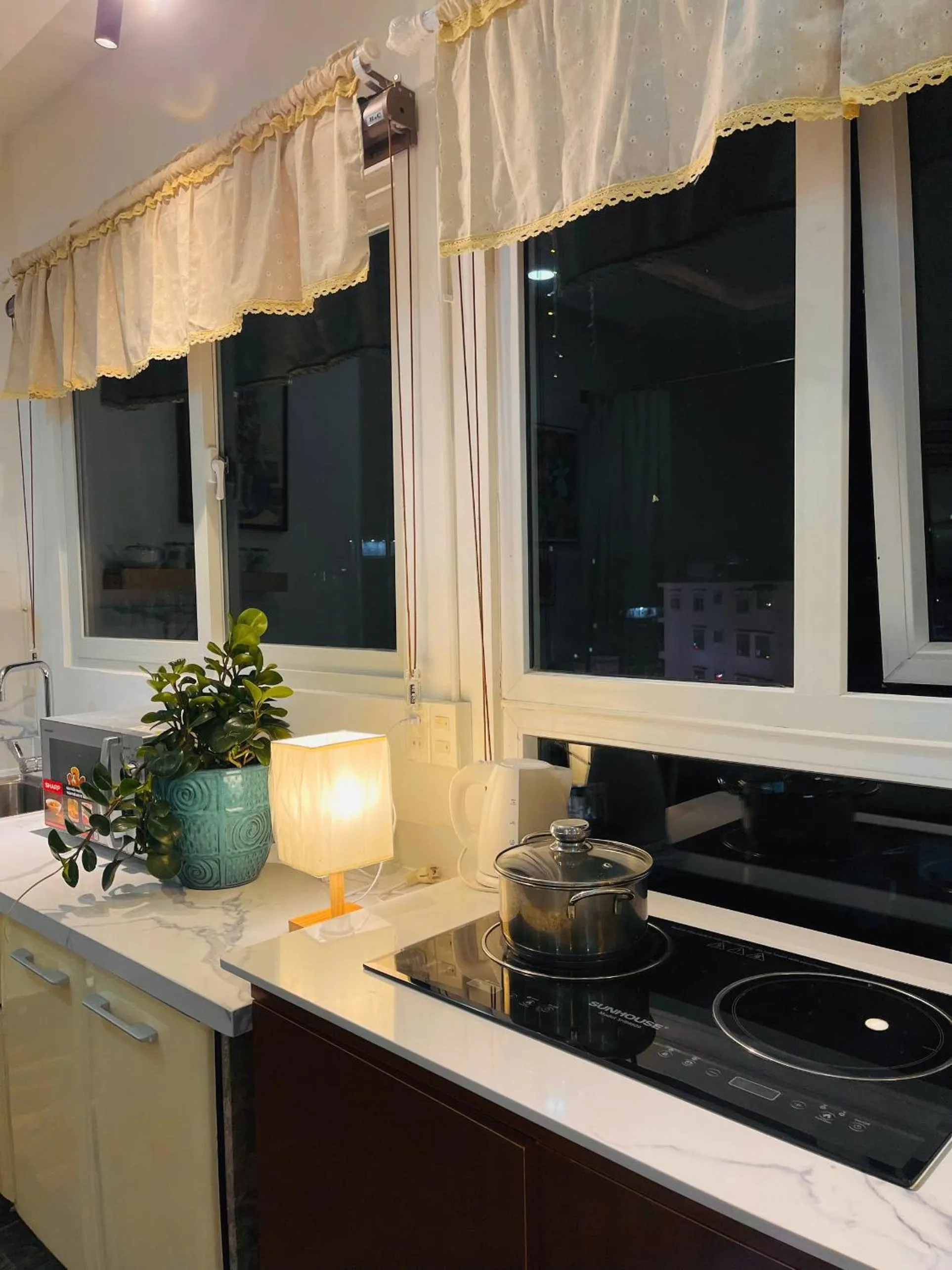 Street View Hotel & Apartment