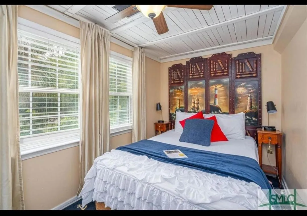 Bed in Tybee Island Inn Bed & Breakfast