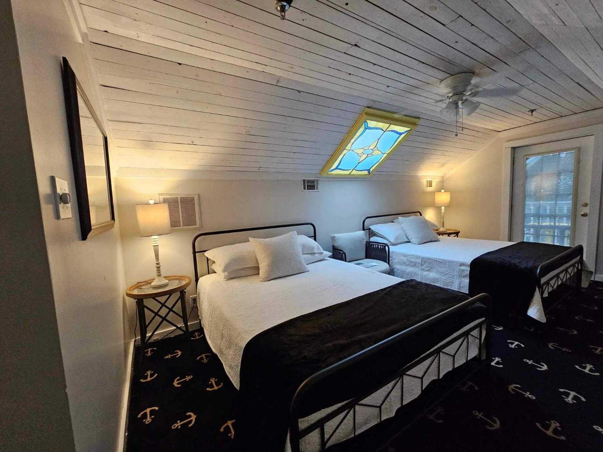 Bed in Tybee Island Inn Bed & Breakfast