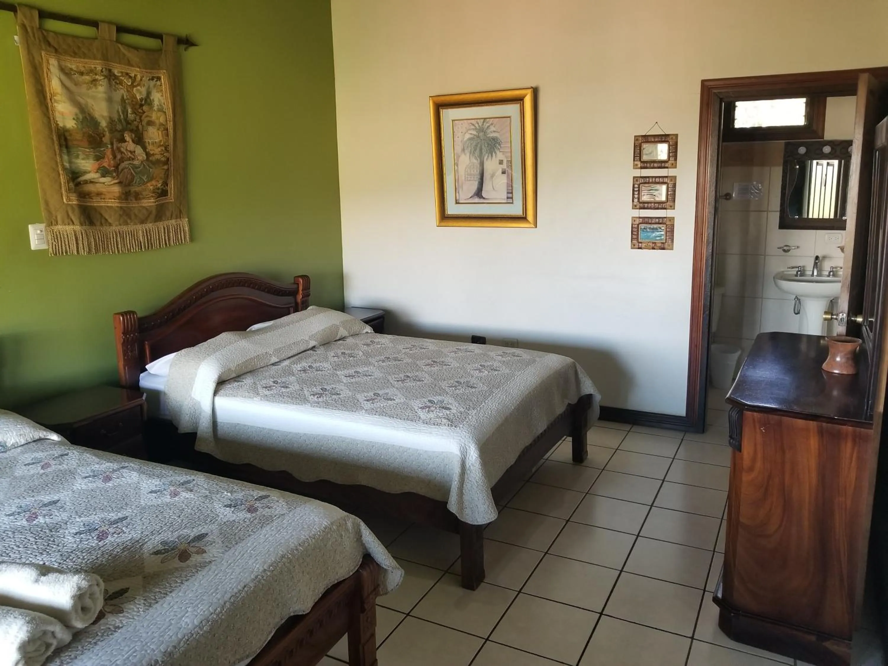 Photo of the whole room, Bed in Hotel Monte Campana Heredia