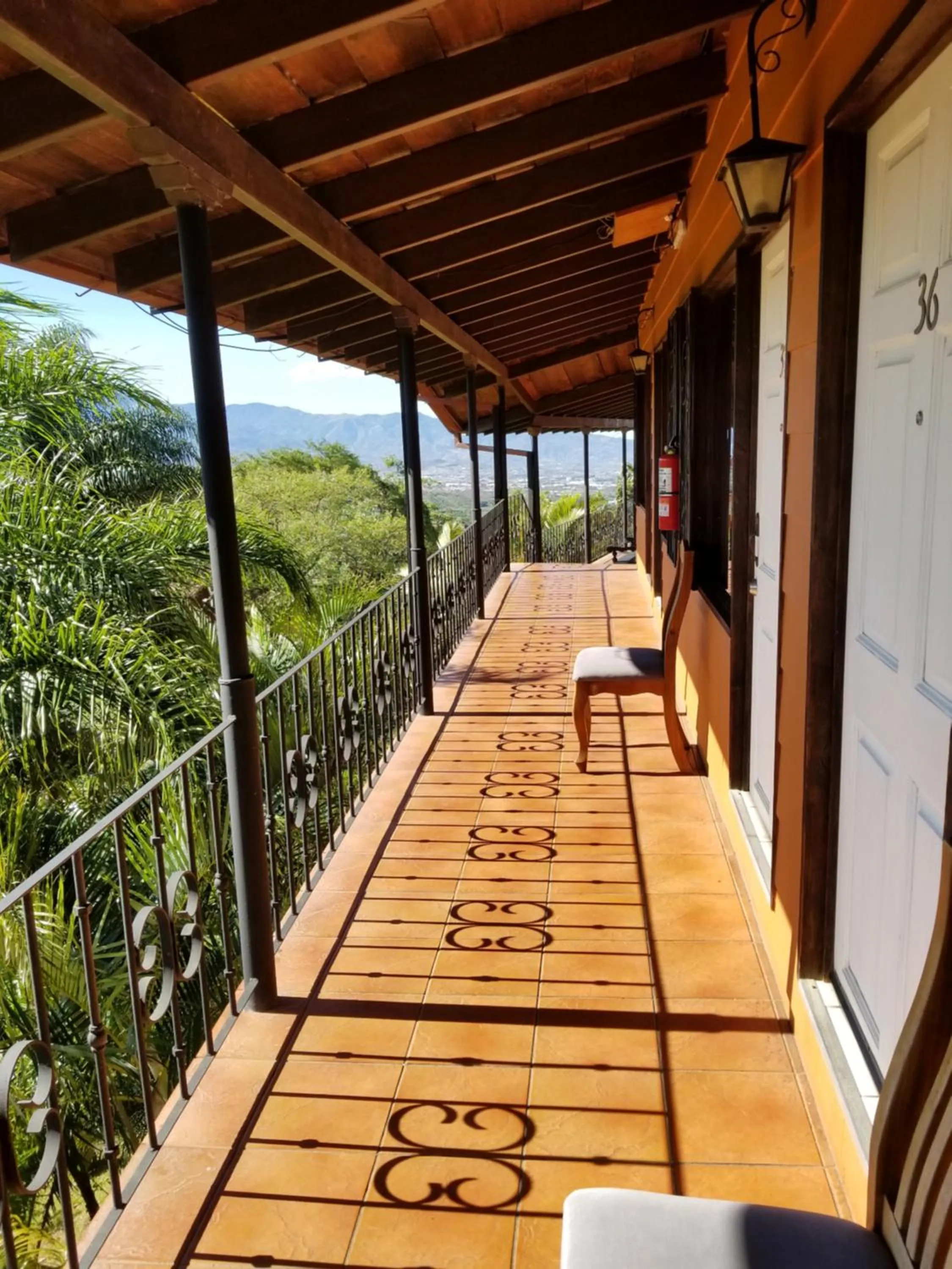 Mountain view in Hotel Monte Campana Heredia