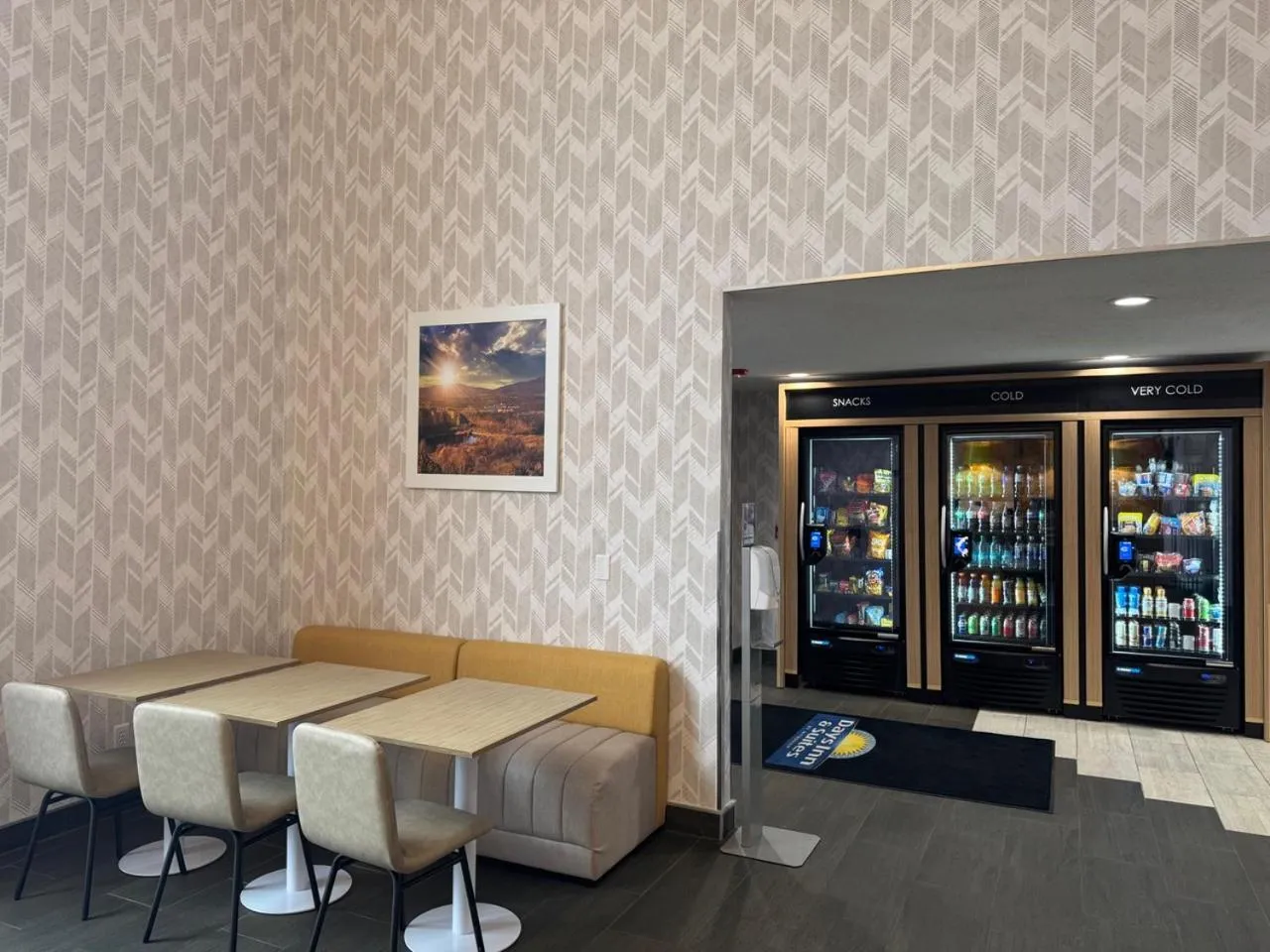 Lobby or reception in Days Inn & Suites by Wyndham Wausau