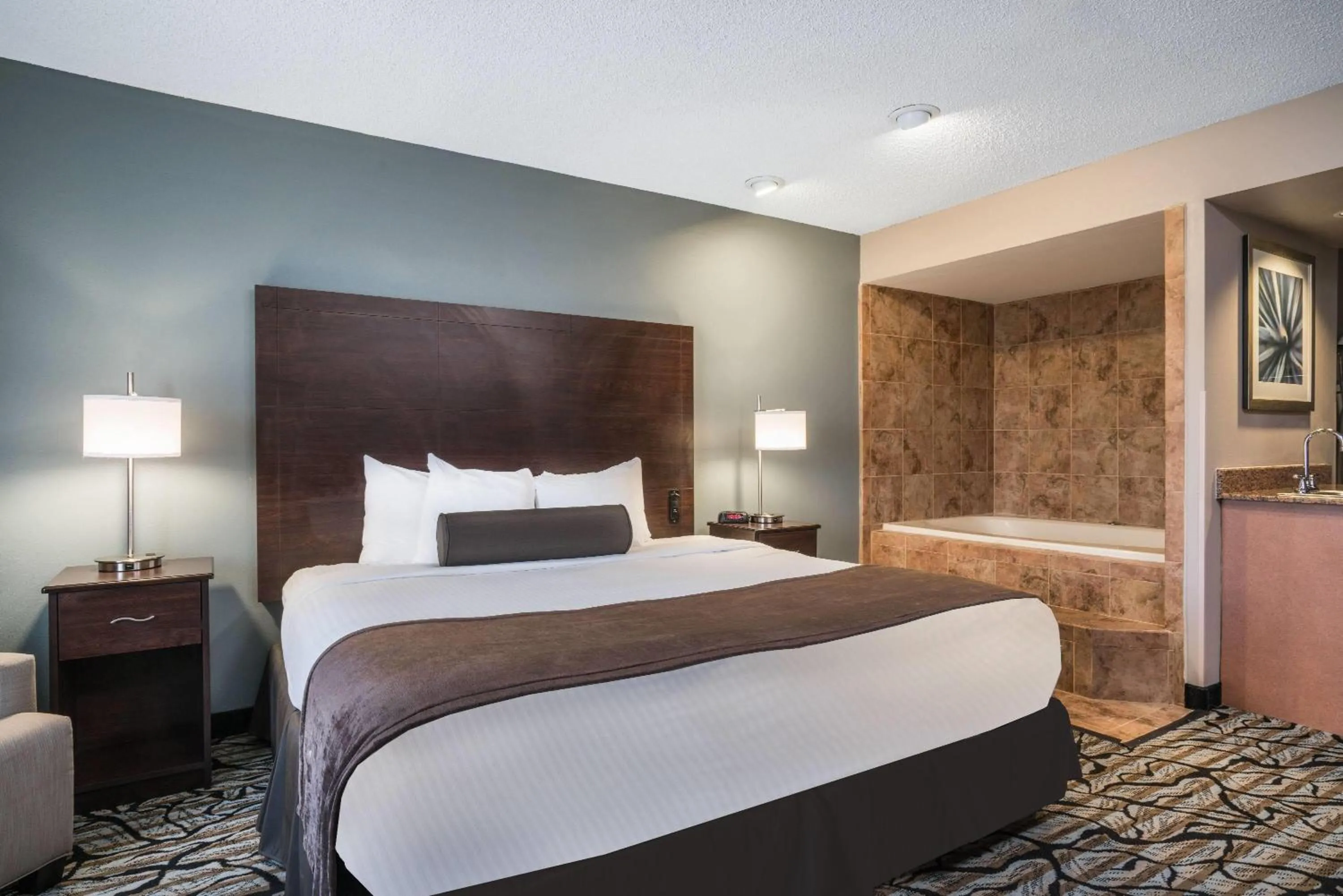 Photo of the whole room, Bed in Days Inn & Suites by Wyndham Wausau