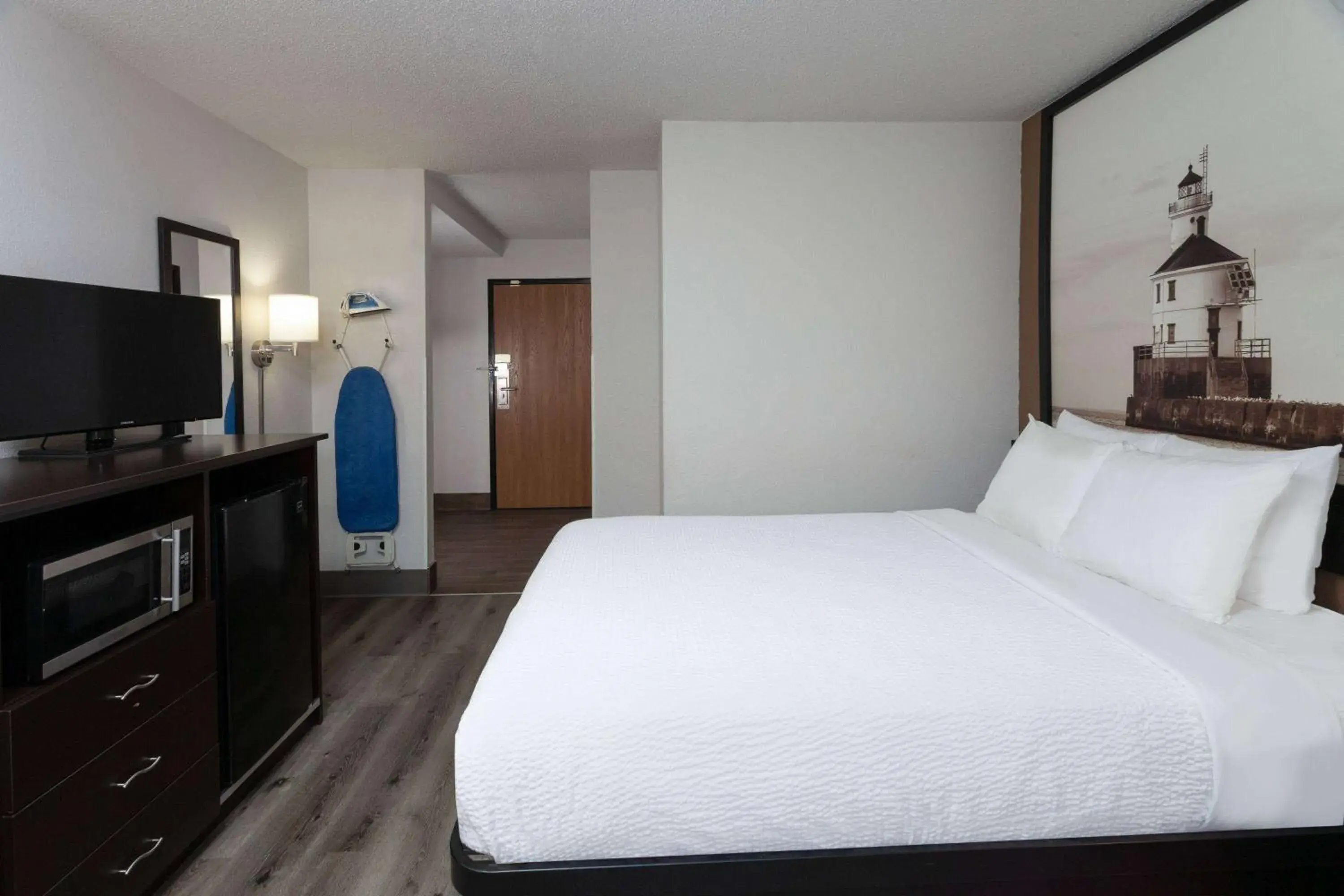 Queen Room - Non-Smoking in Super 8 by Wyndham Wausau Queen Room - Non-Smoking in Super 8 by Wyndham Wausau