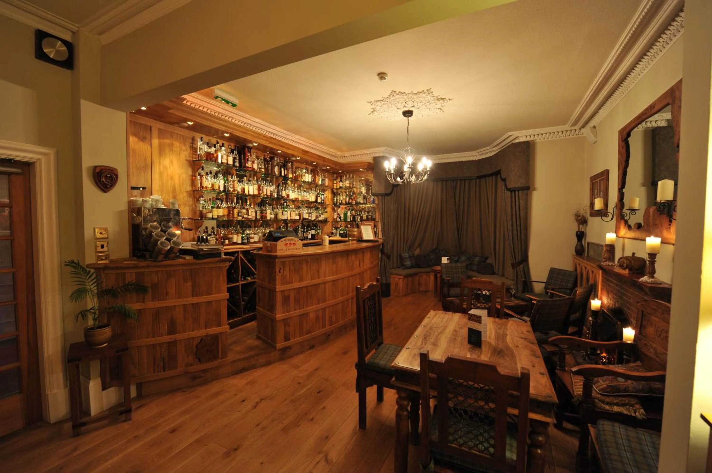 Lounge or bar in Poppies Hotel