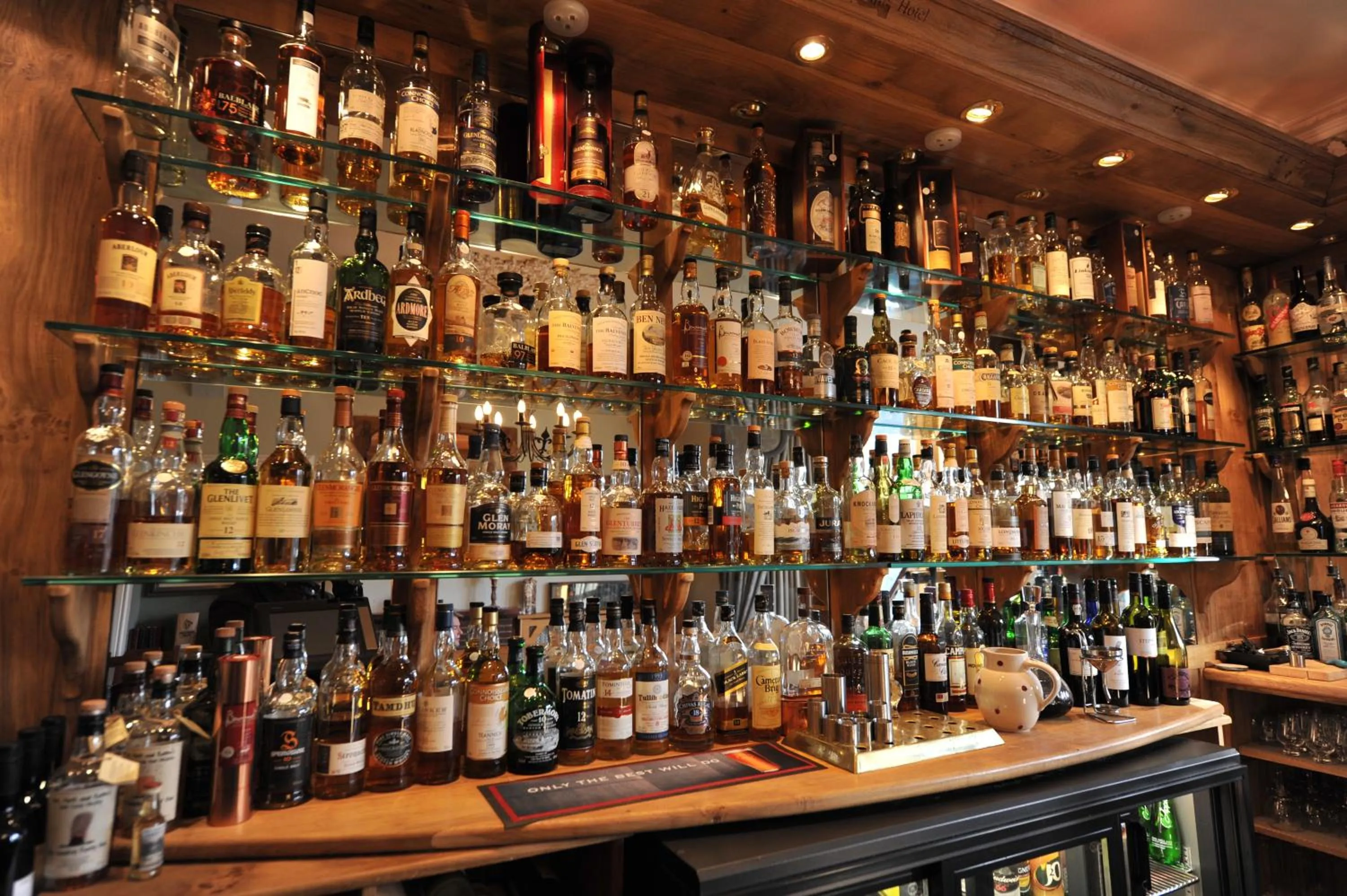 Lounge or bar in Poppies Hotel