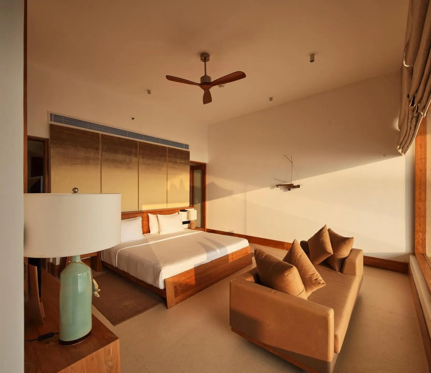 Sunset, Bed in Riff Hikkaduwa