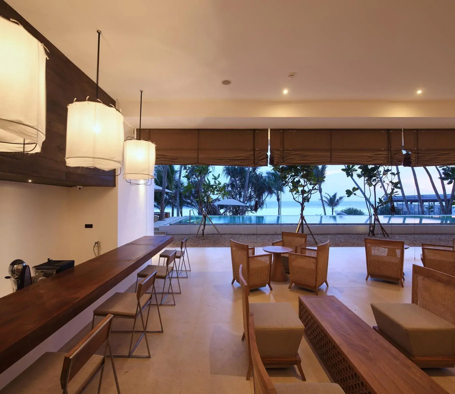 Lounge or bar in Riff Hikkaduwa Lounge or bar in Riff Hikkaduwa