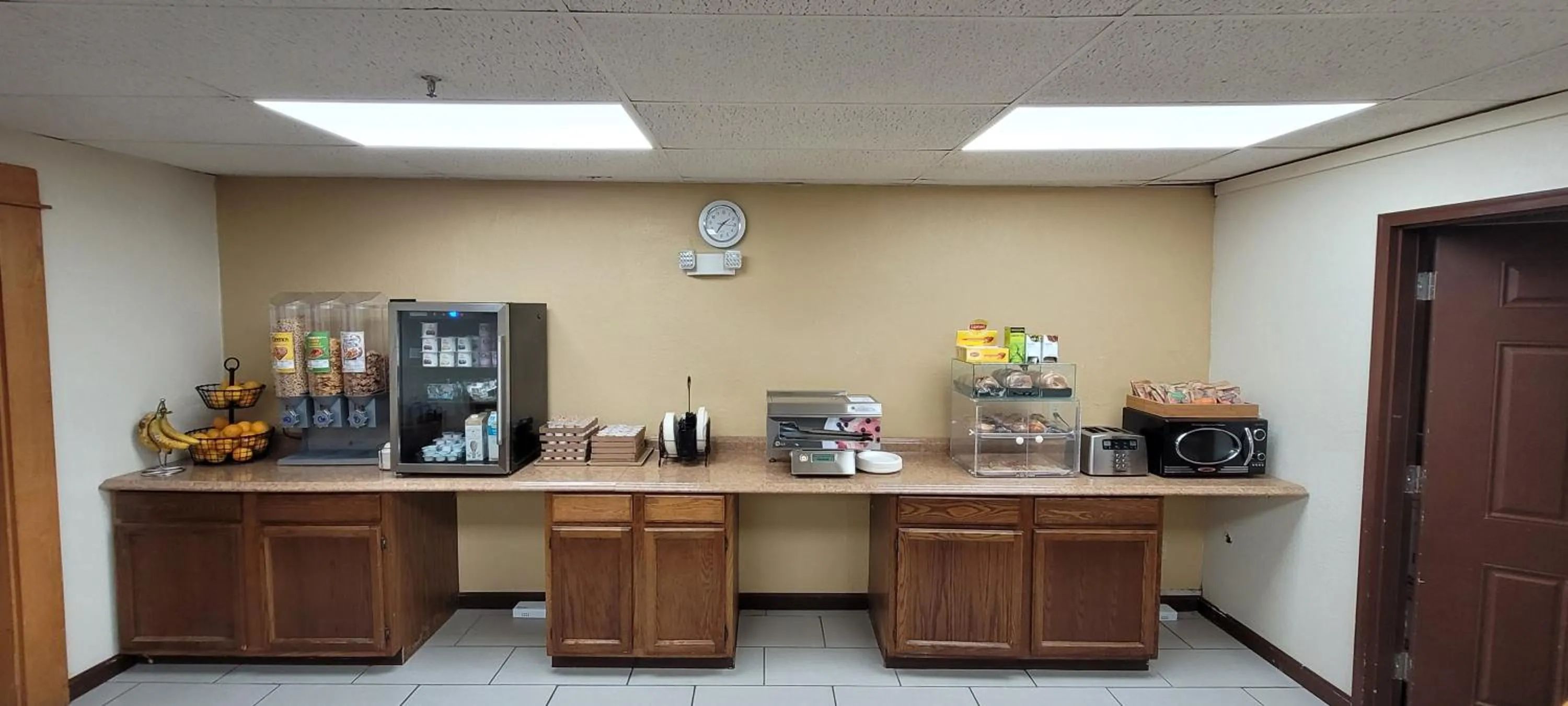 Food in Katahdin Inn & Suites