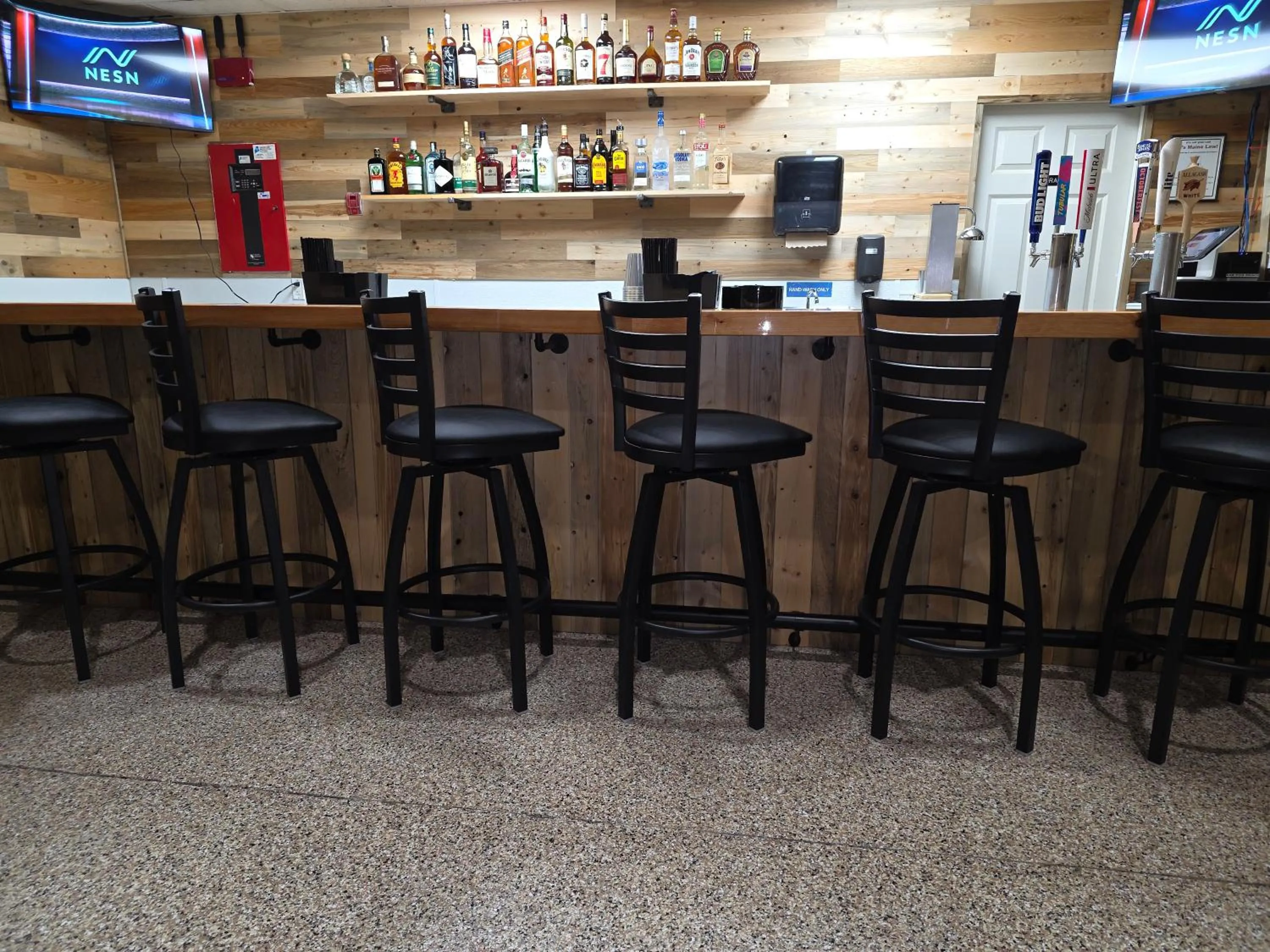 TV and multimedia in Katahdin Inn & Suites