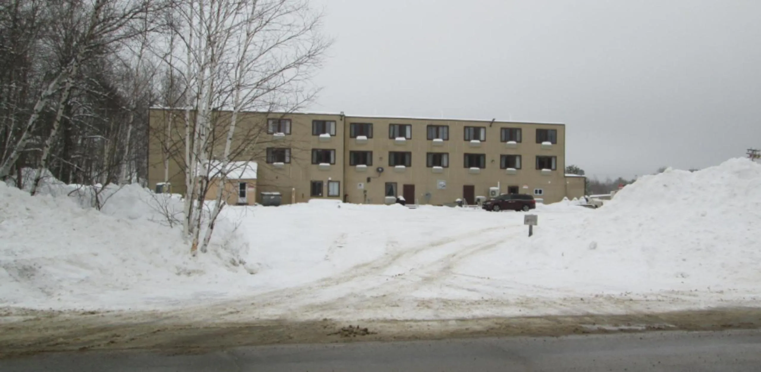 Property building in Katahdin Inn & Suites