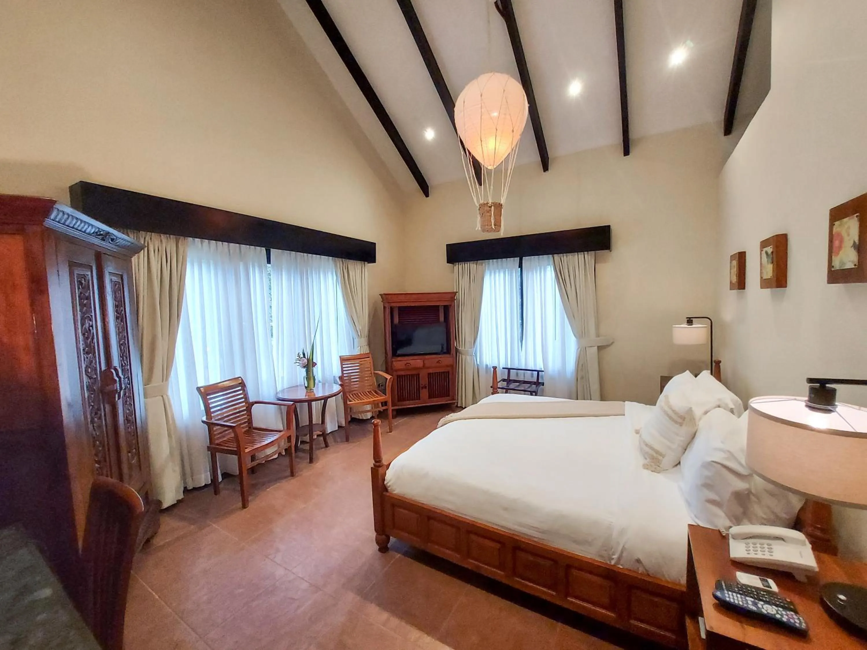 Photo of the whole room, Bed in The Riverside Inn