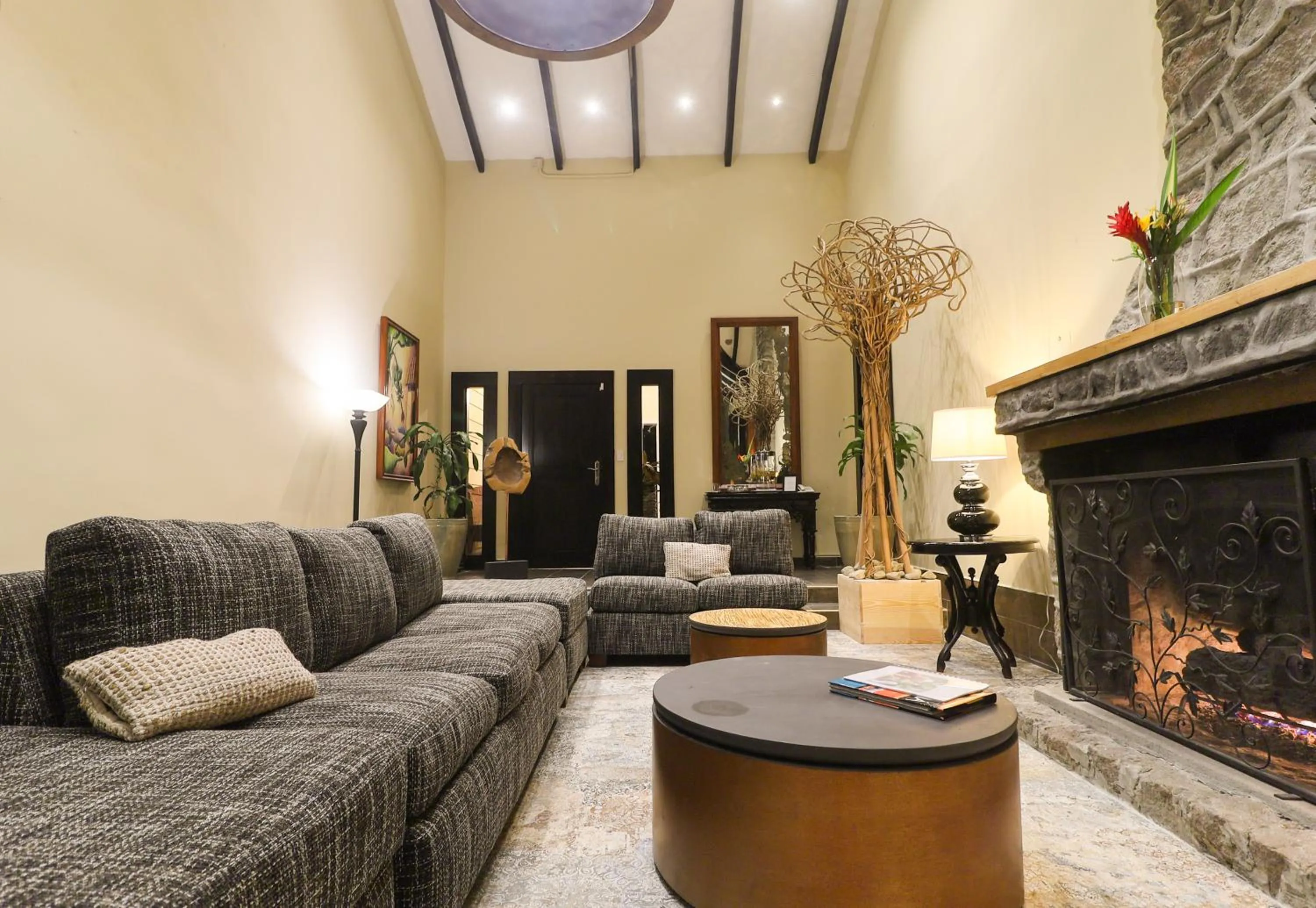 Living room in The Riverside Inn