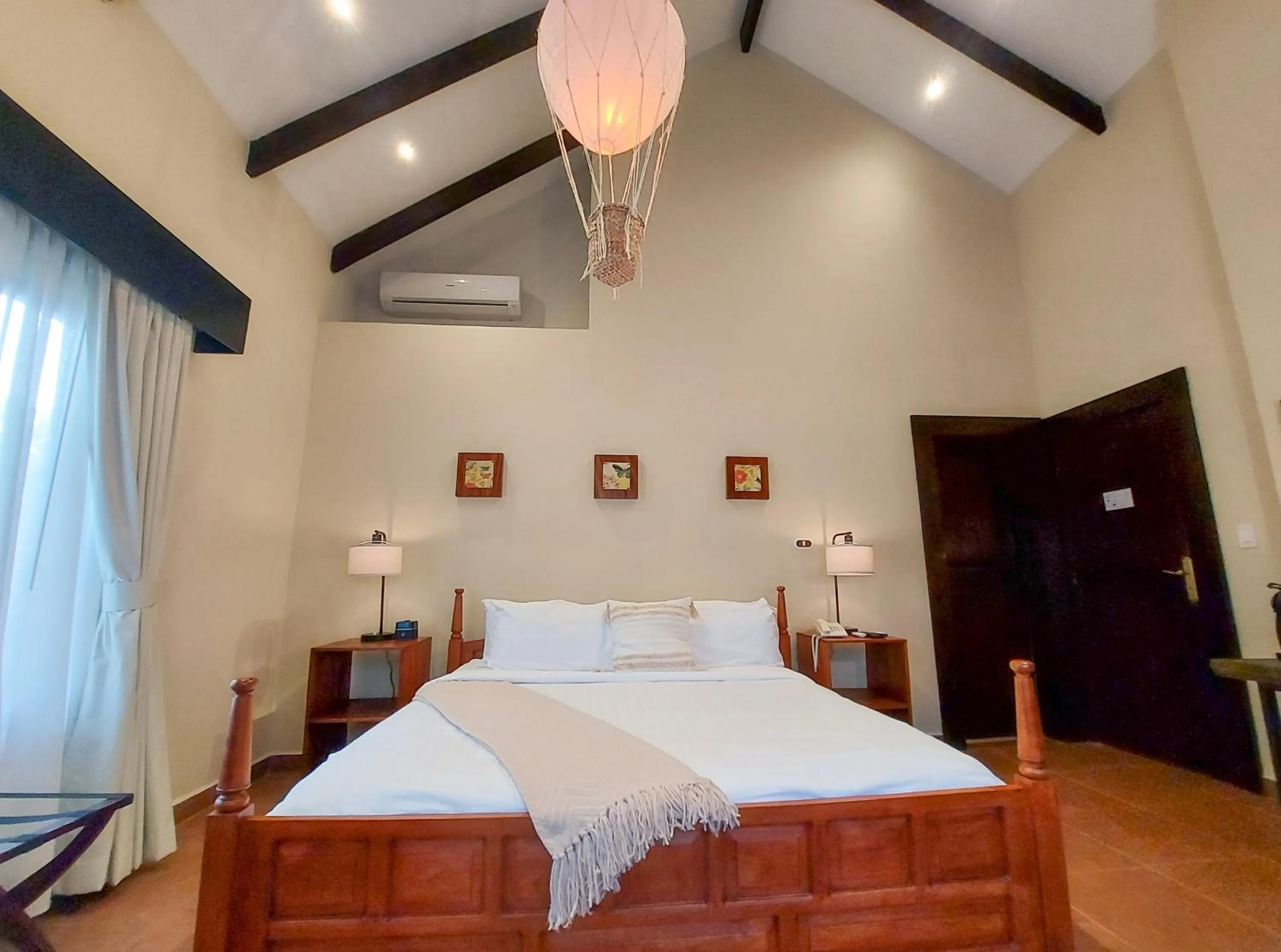 Bedroom, Bed in The Riverside Inn