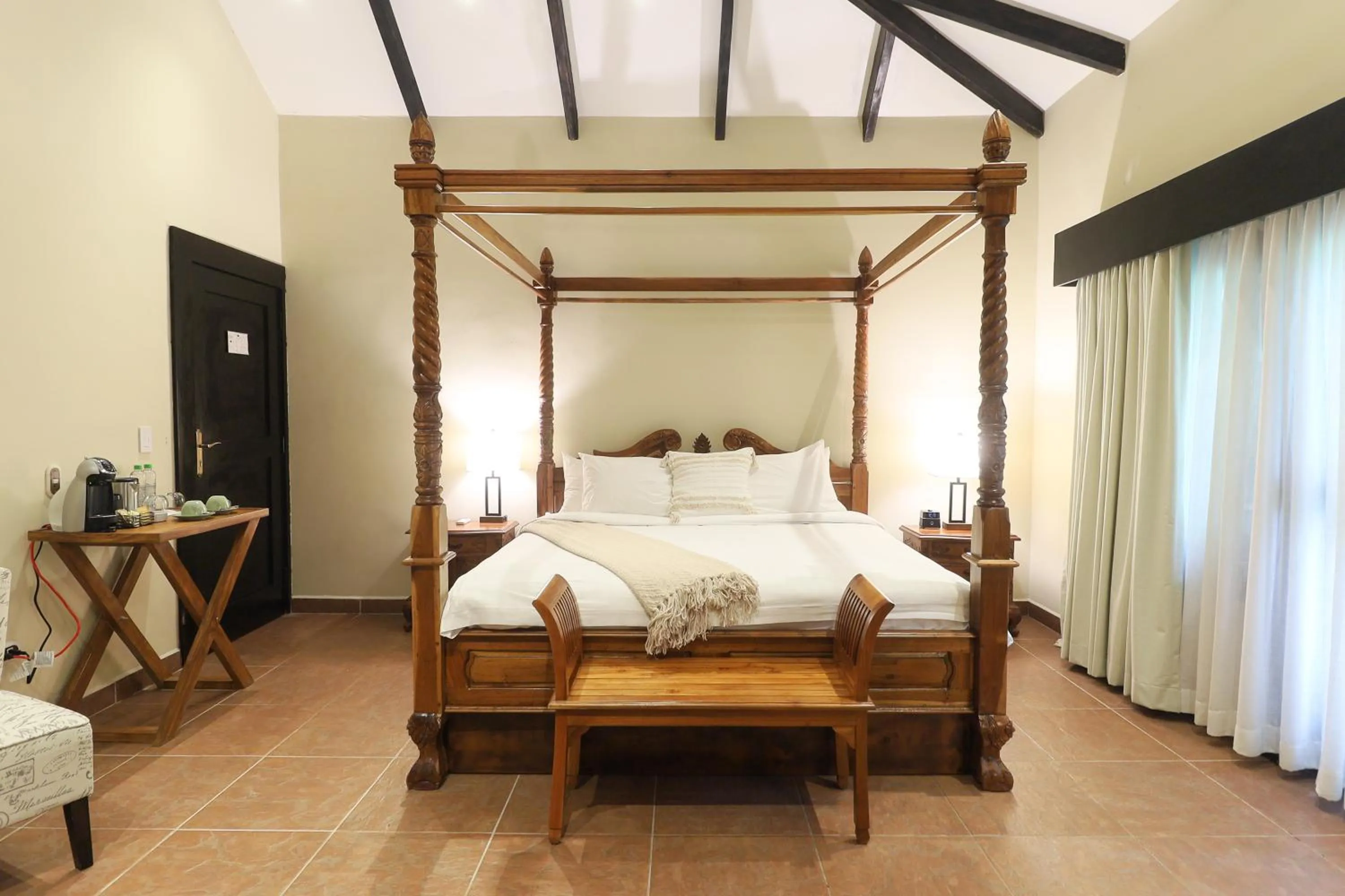 Bedroom, Bed in The Riverside Inn