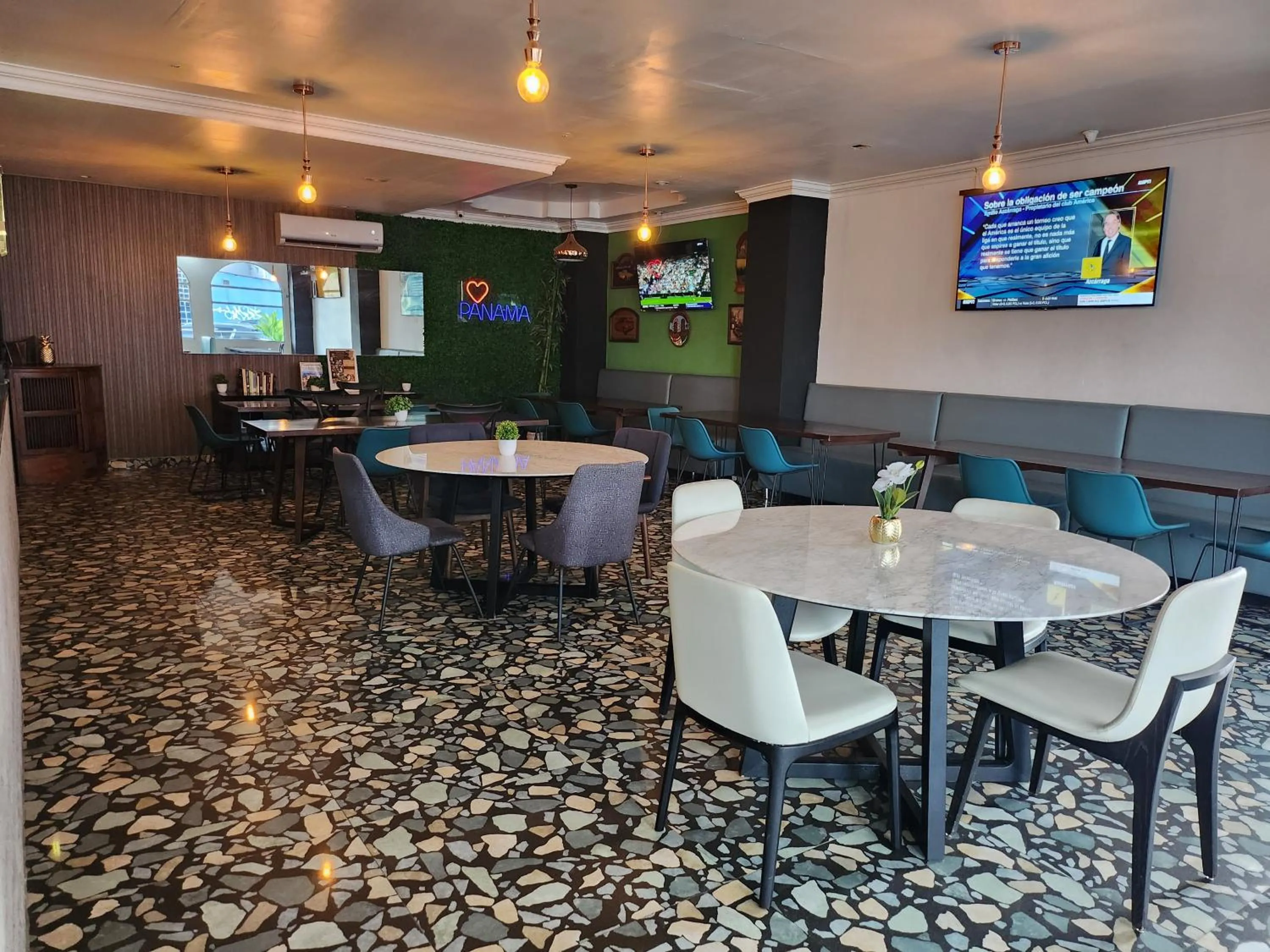 Restaurant/places to eat in Hotel Via Espana