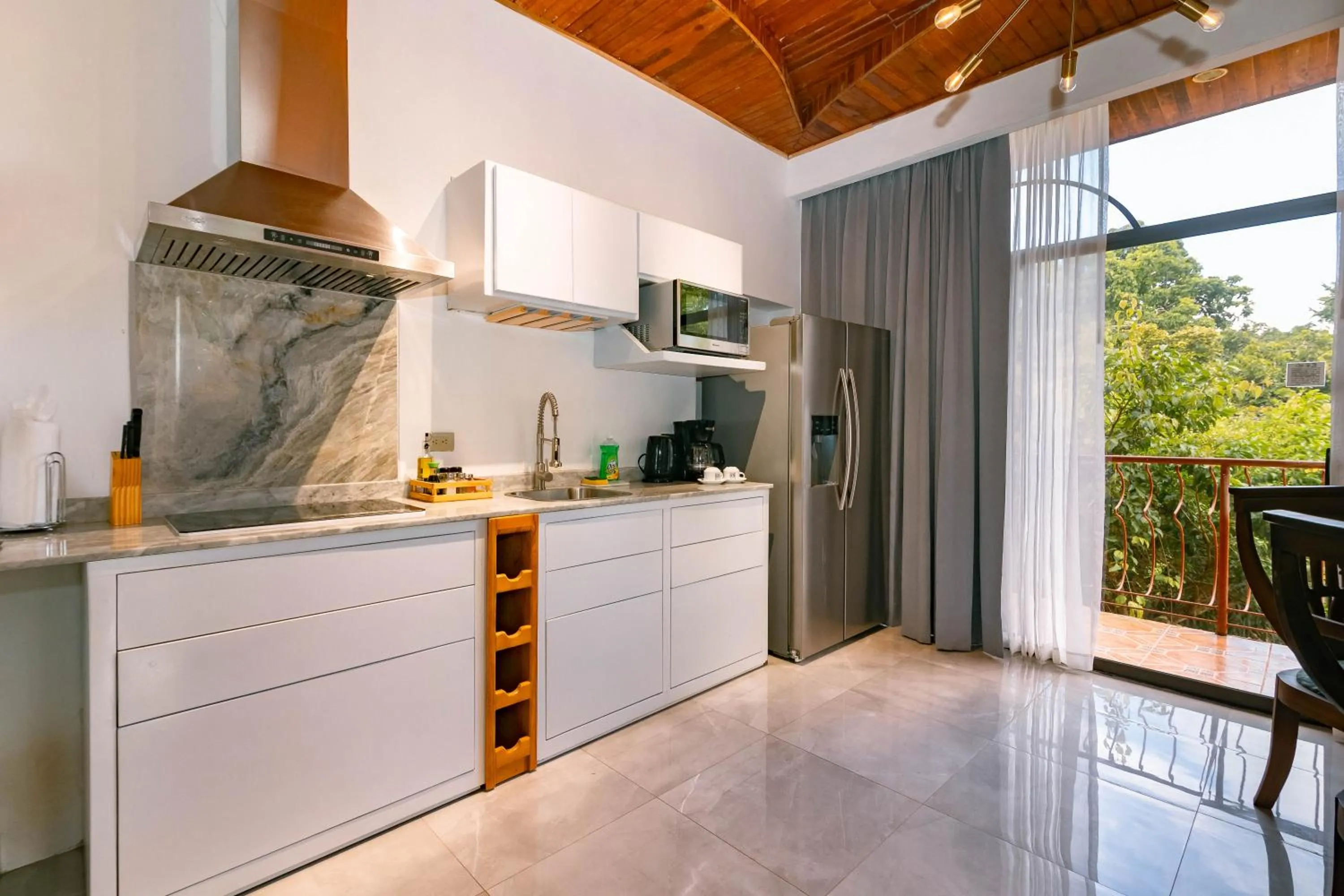 Kitchen or kitchenette in Hotel San Bada Resort & Spa