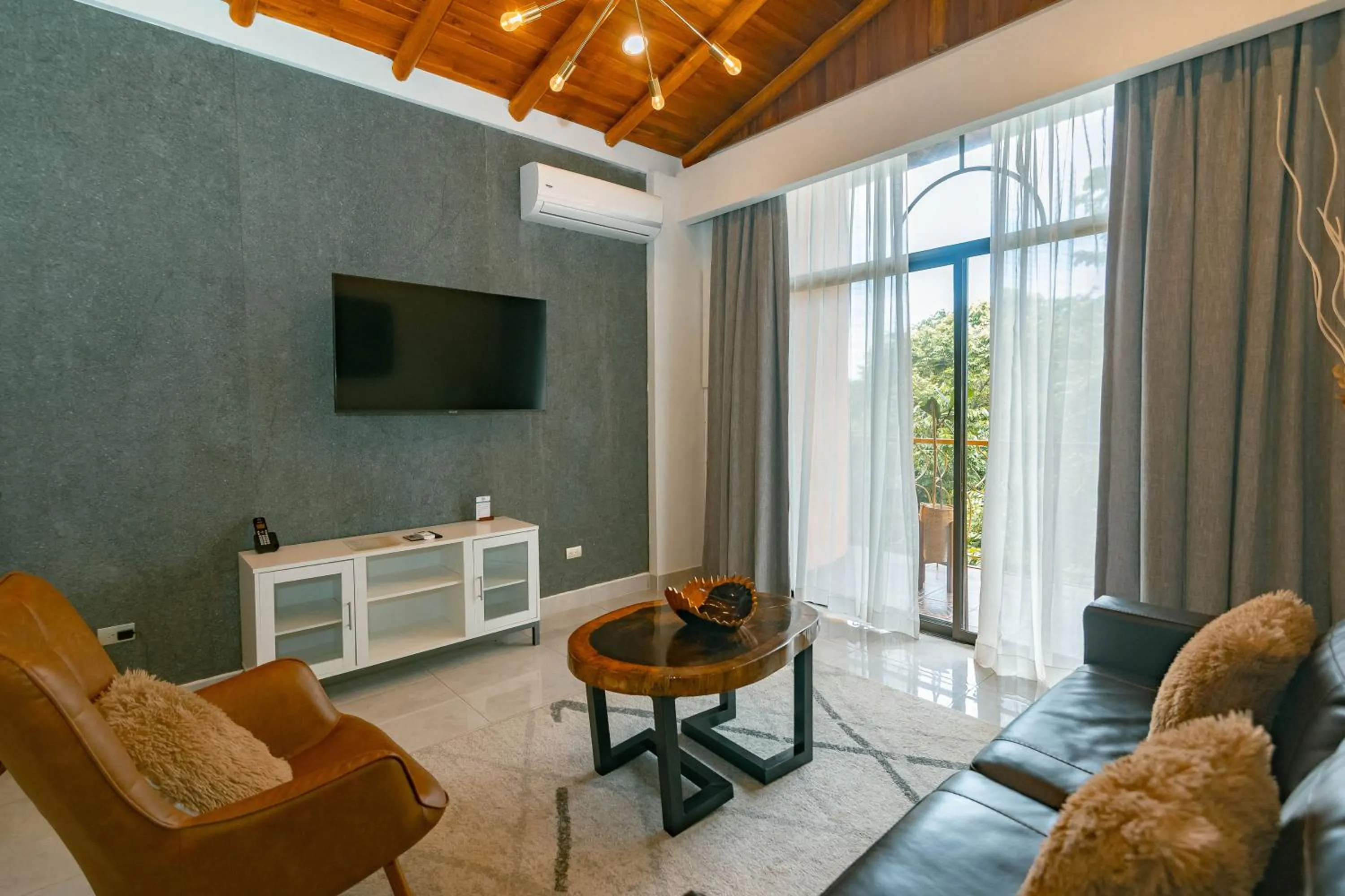 TV and multimedia in Hotel San Bada Resort & Spa