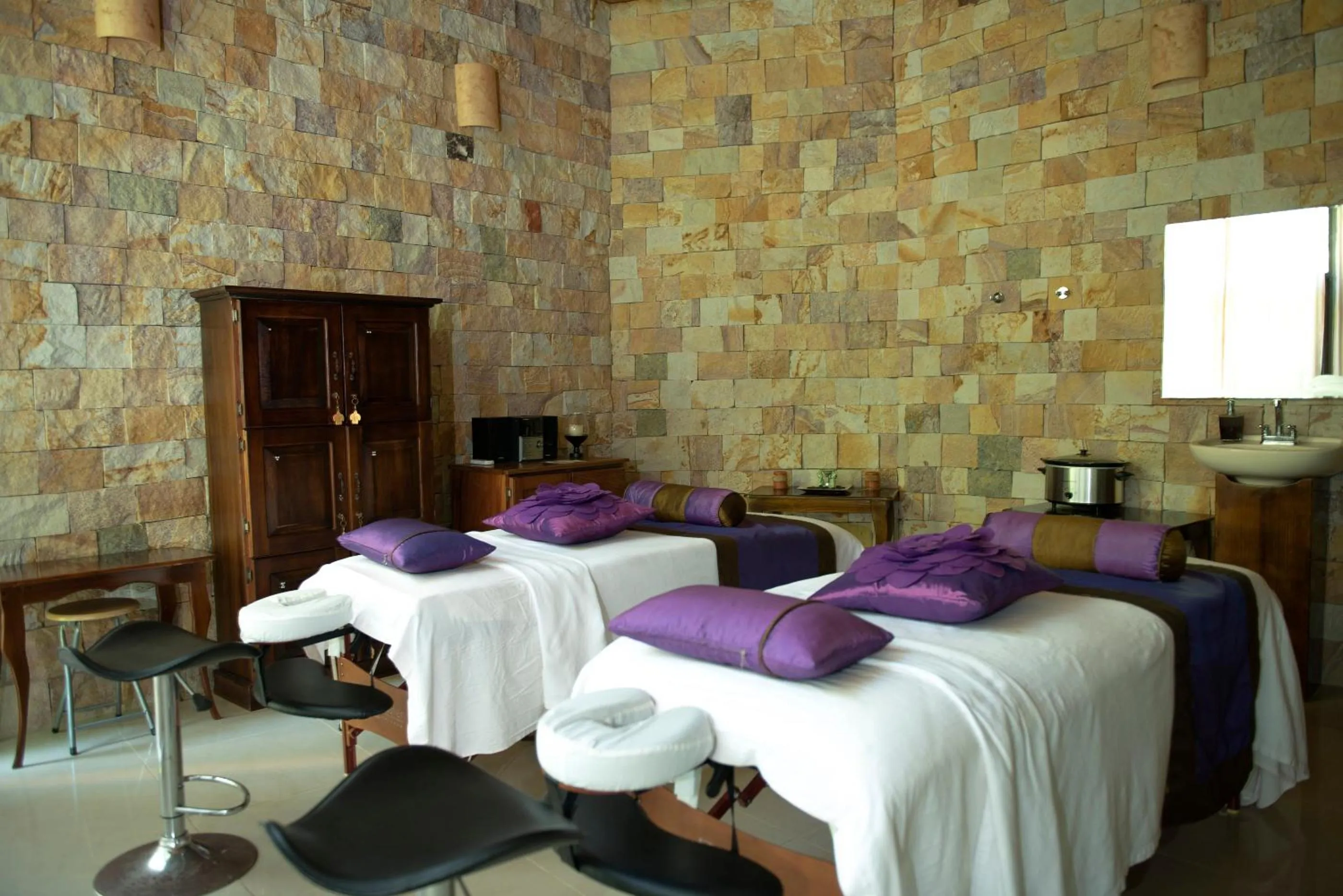 Massage, Bed in Hotel San Bada Resort & Spa