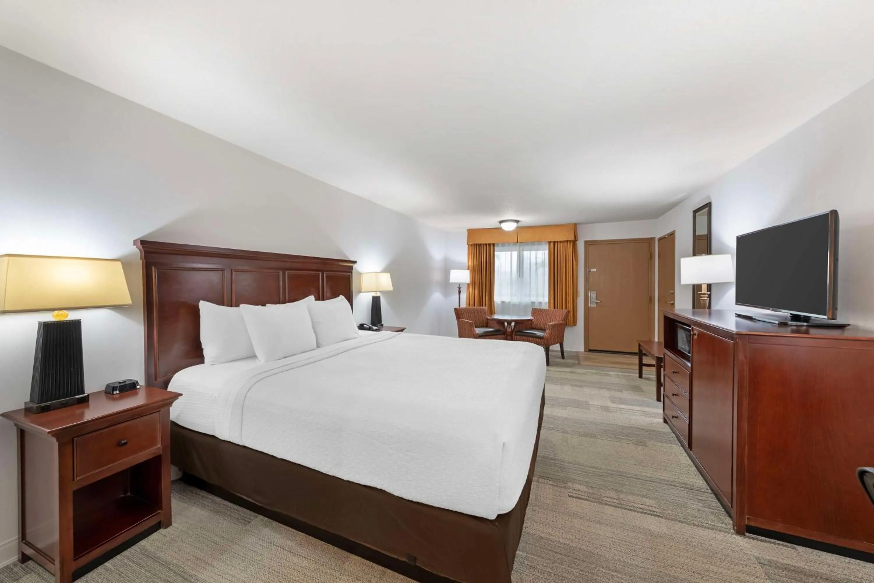 Bedroom, Bed in Best Western Plus Redondo Beach Inn